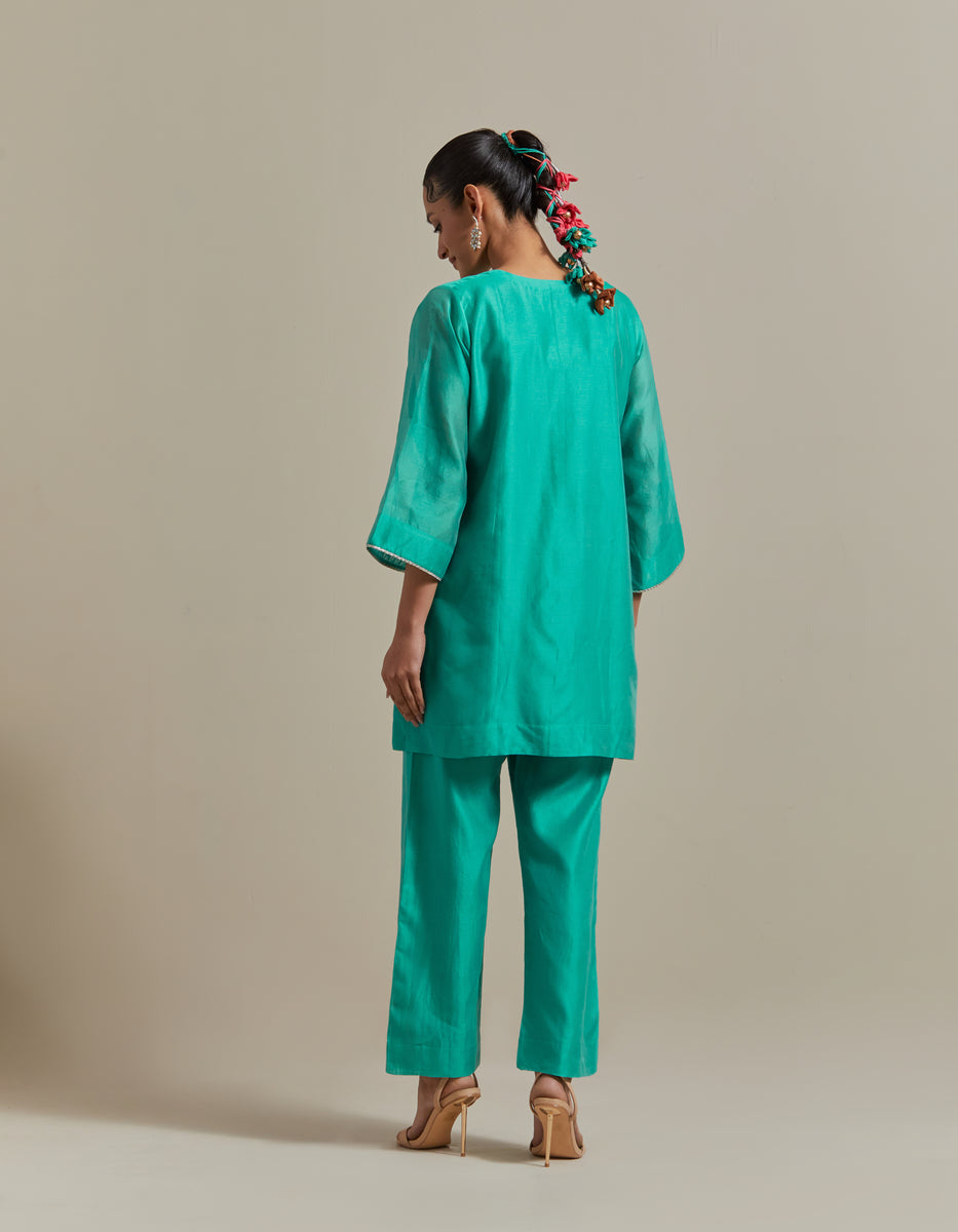 CY Vinusto Aqua Green Embroidered Kurta Set Back 1