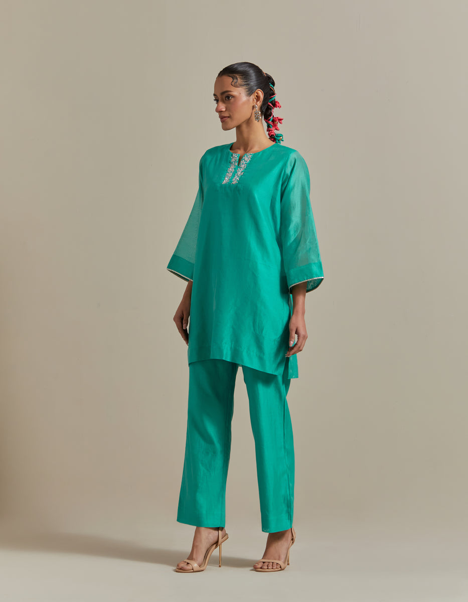 CY Vinusto Aqua Green Embroidered Kurta Set Front 2