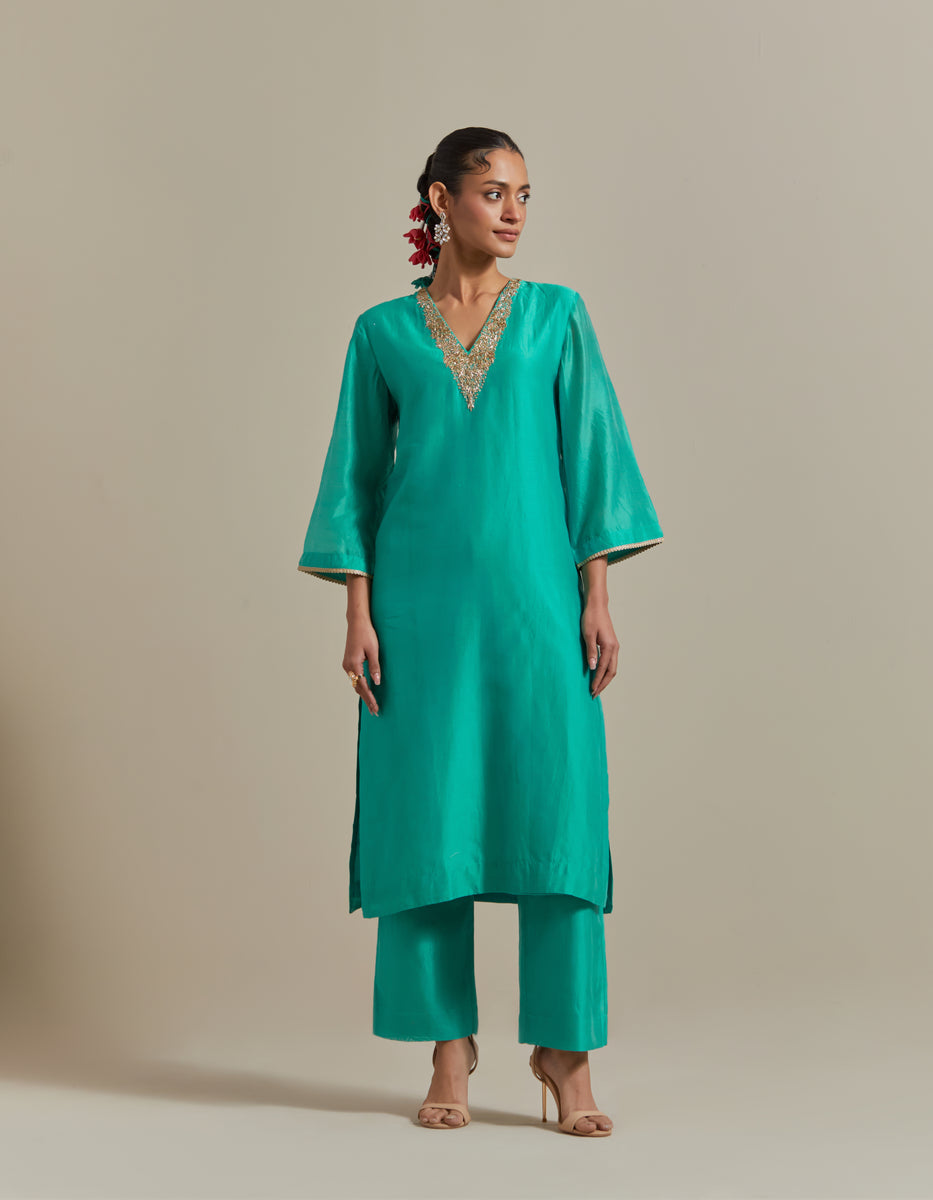 CY Vinusto Aqua Green Embroidered Straight Kurta Set Front 2