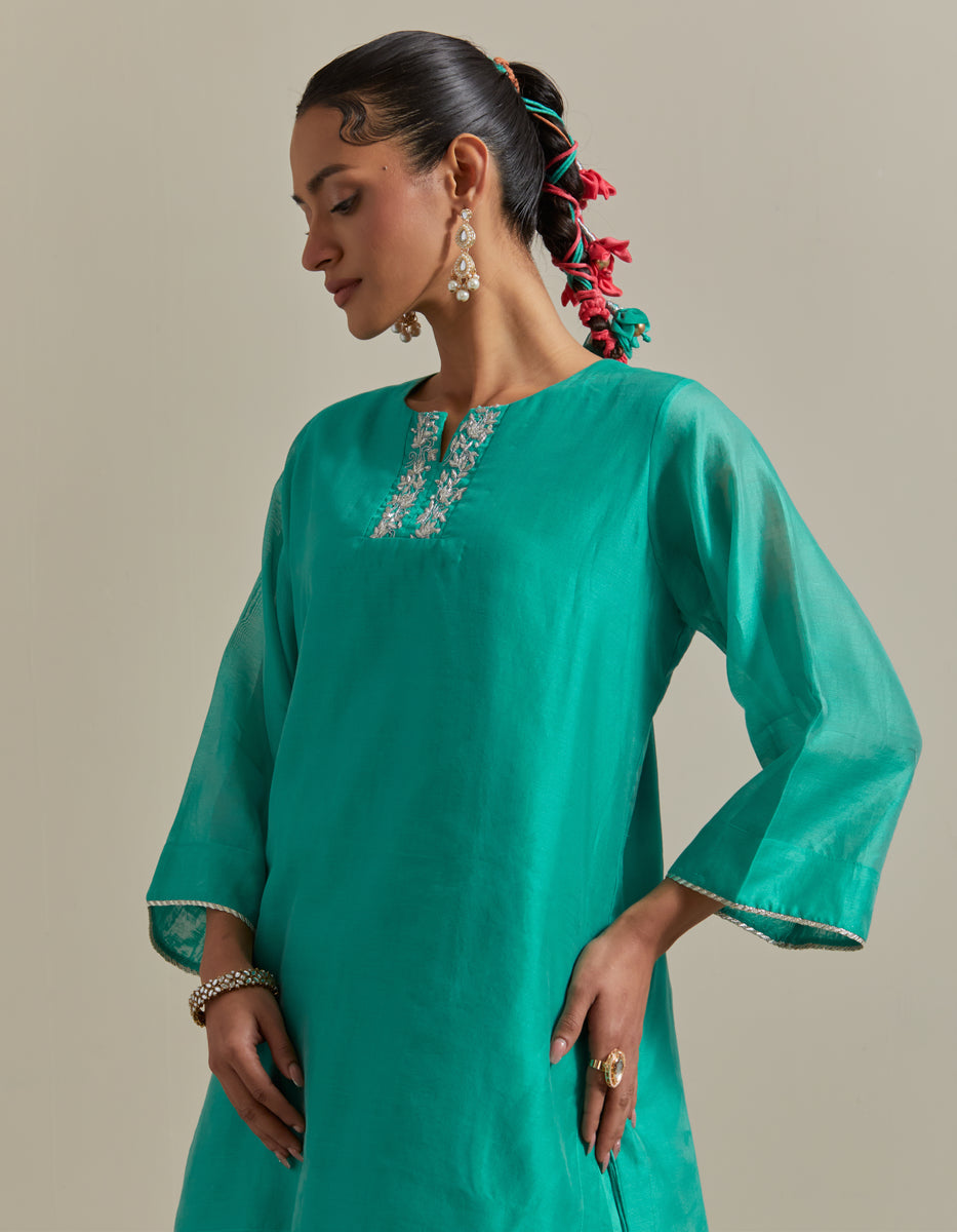 CY Vinusto Aqua Green Embroidered Short Kurti & Skirt Closeup 1
