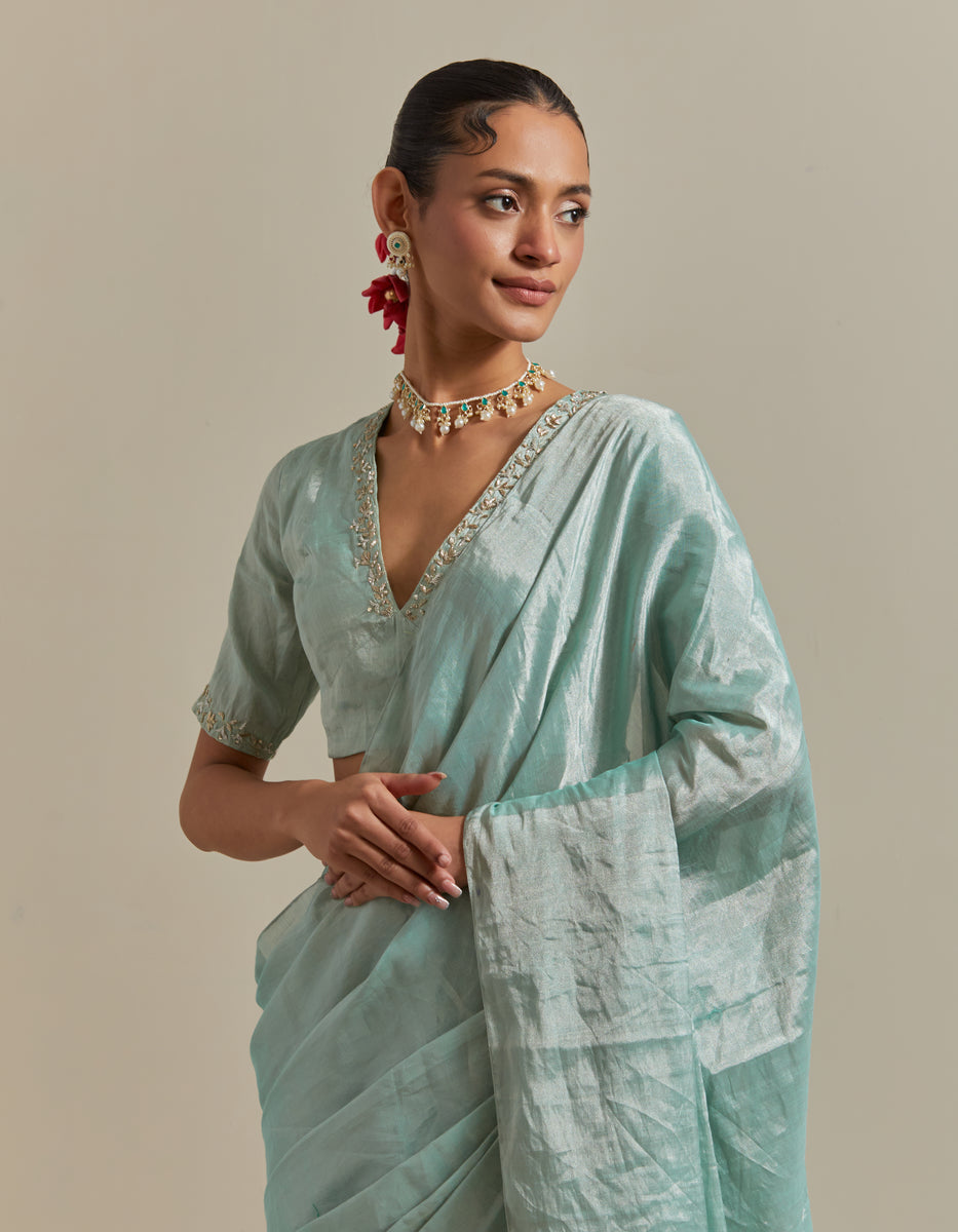 CY Vinusto Mint Zari Silk Saree Set Closeup 1