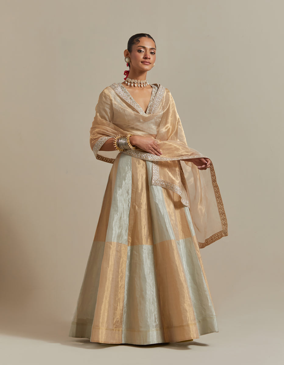 CY Vinusto Silver & Gold Silk Skirt Set Front 1