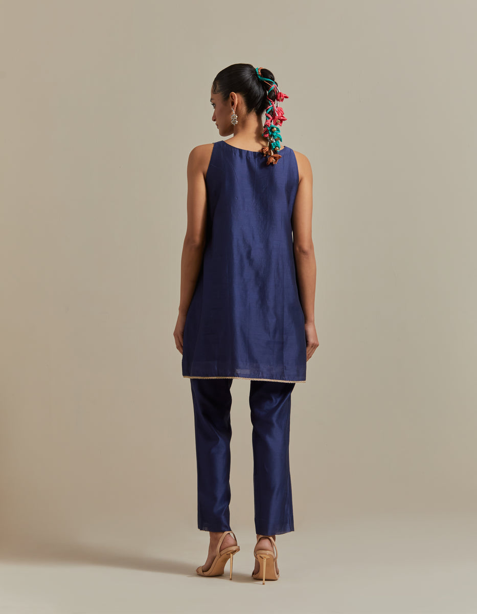 CY Vinusto Embroidered Blue Chanderi Kurta Set Back 1