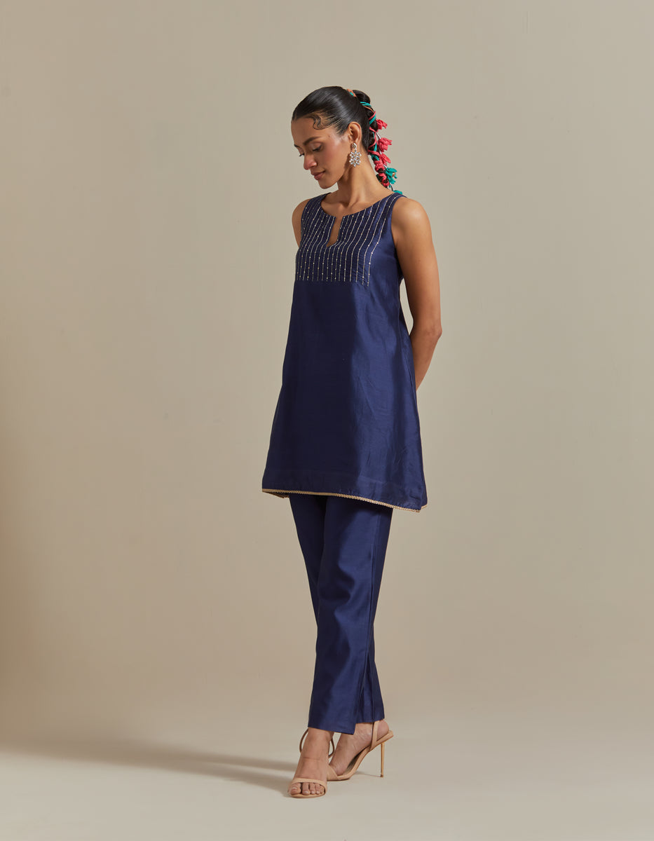 CY Vinusto Embroidered Blue Chanderi Kurta Set Front 2