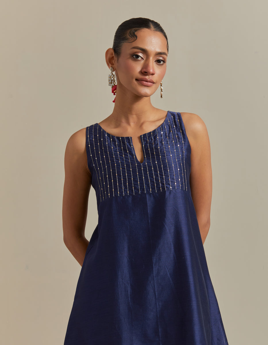 CY Vinusto Embroidered Blue Chanderi Kurta Set Closeup 1