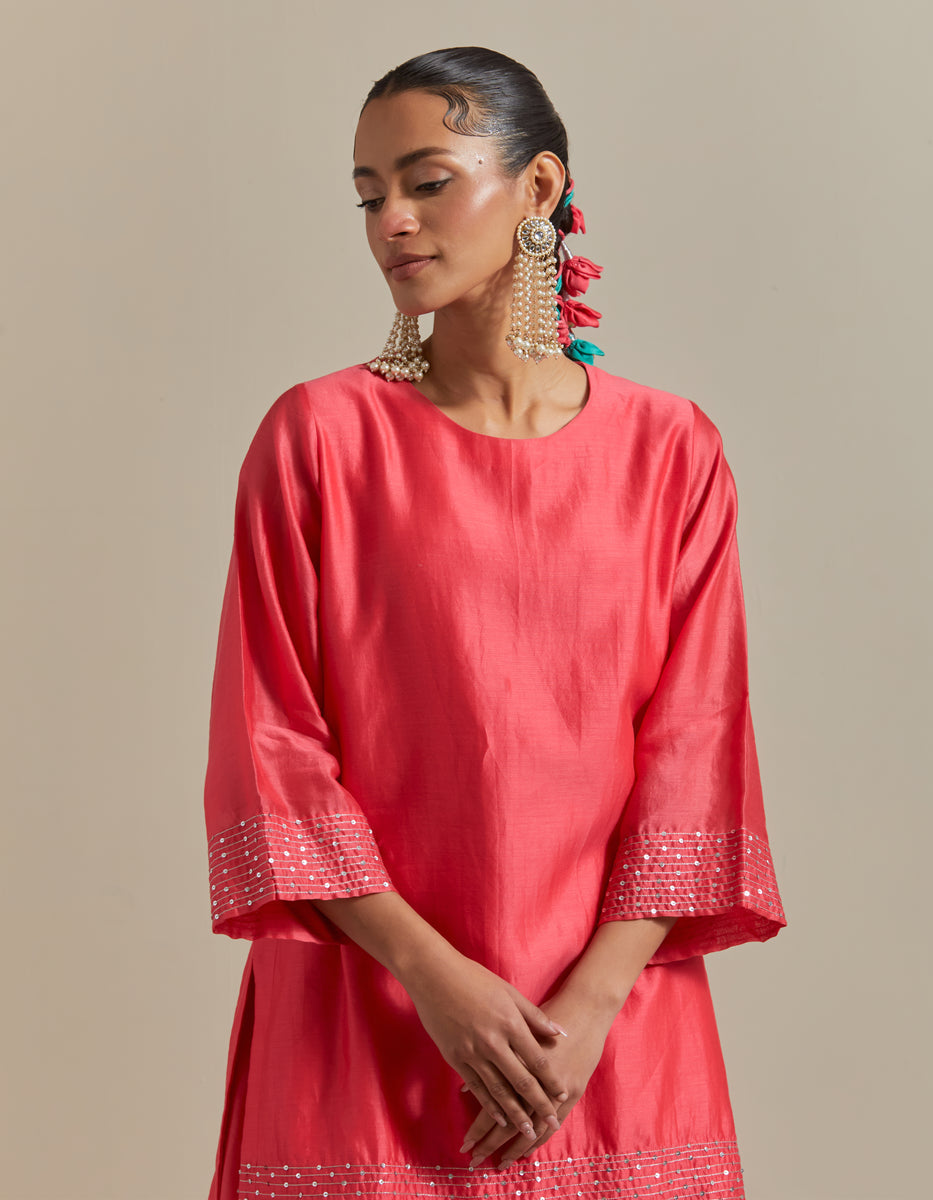 CY Vinusto Pink Embroidered Short Kurta With Skirt Closeup 1