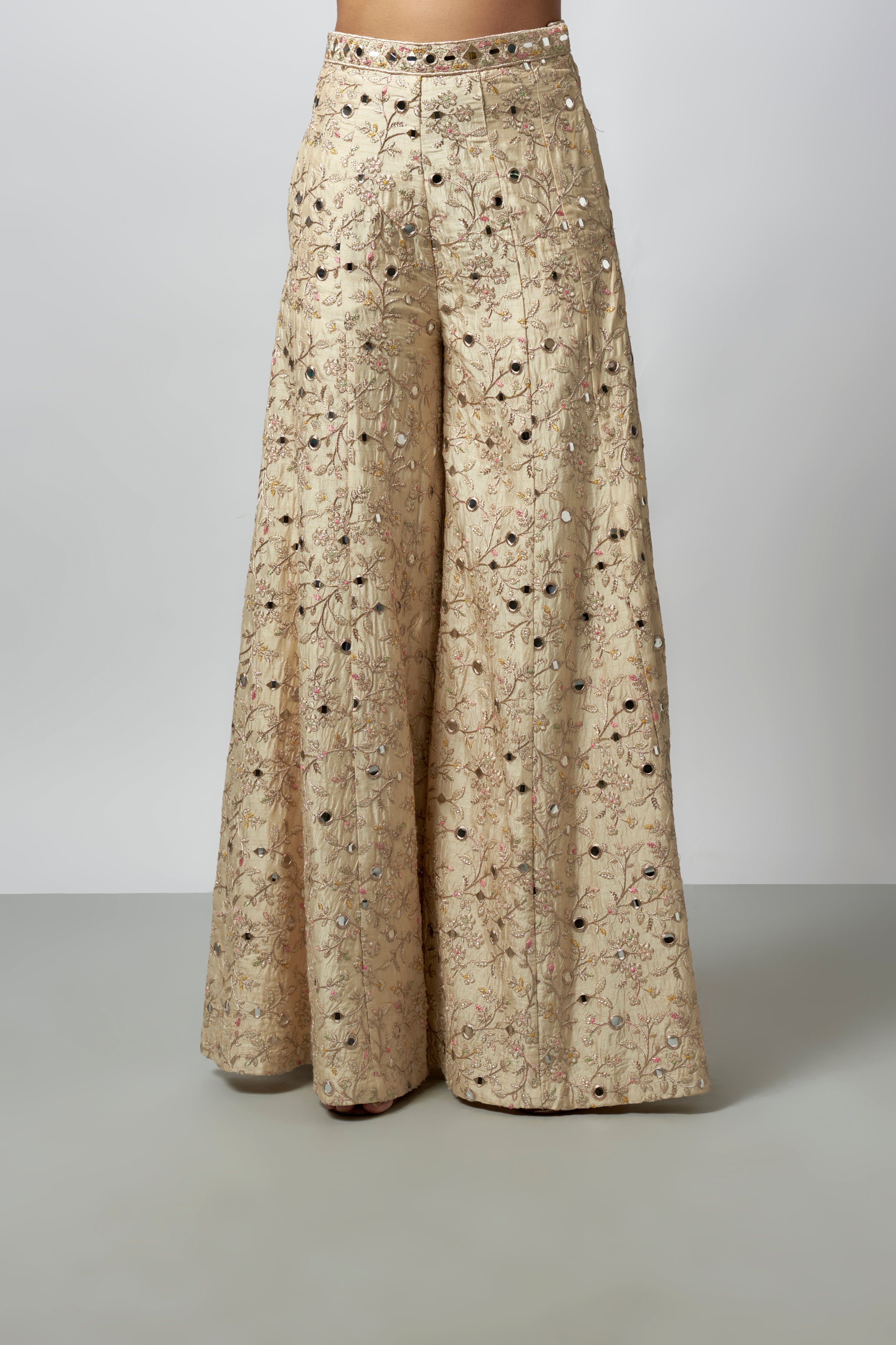 CY Gopi Vaid Akila Pant Set Closeup 1