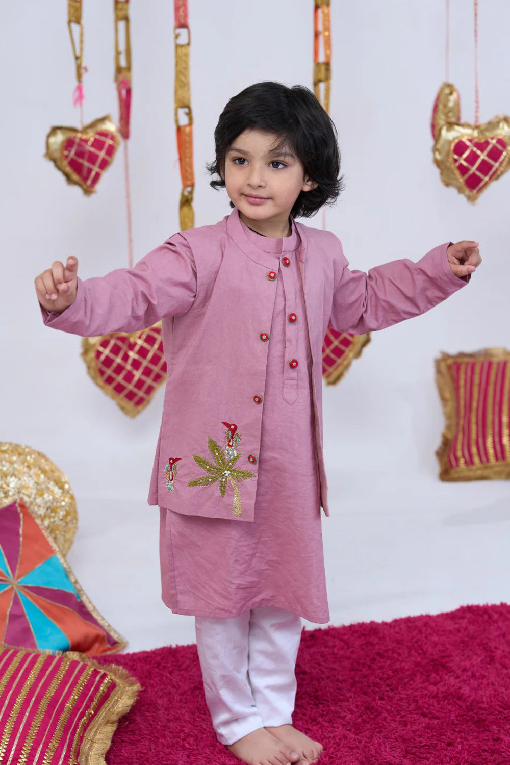 HAND EMBROIDERED JUNGLE MOTIF BANDI SET