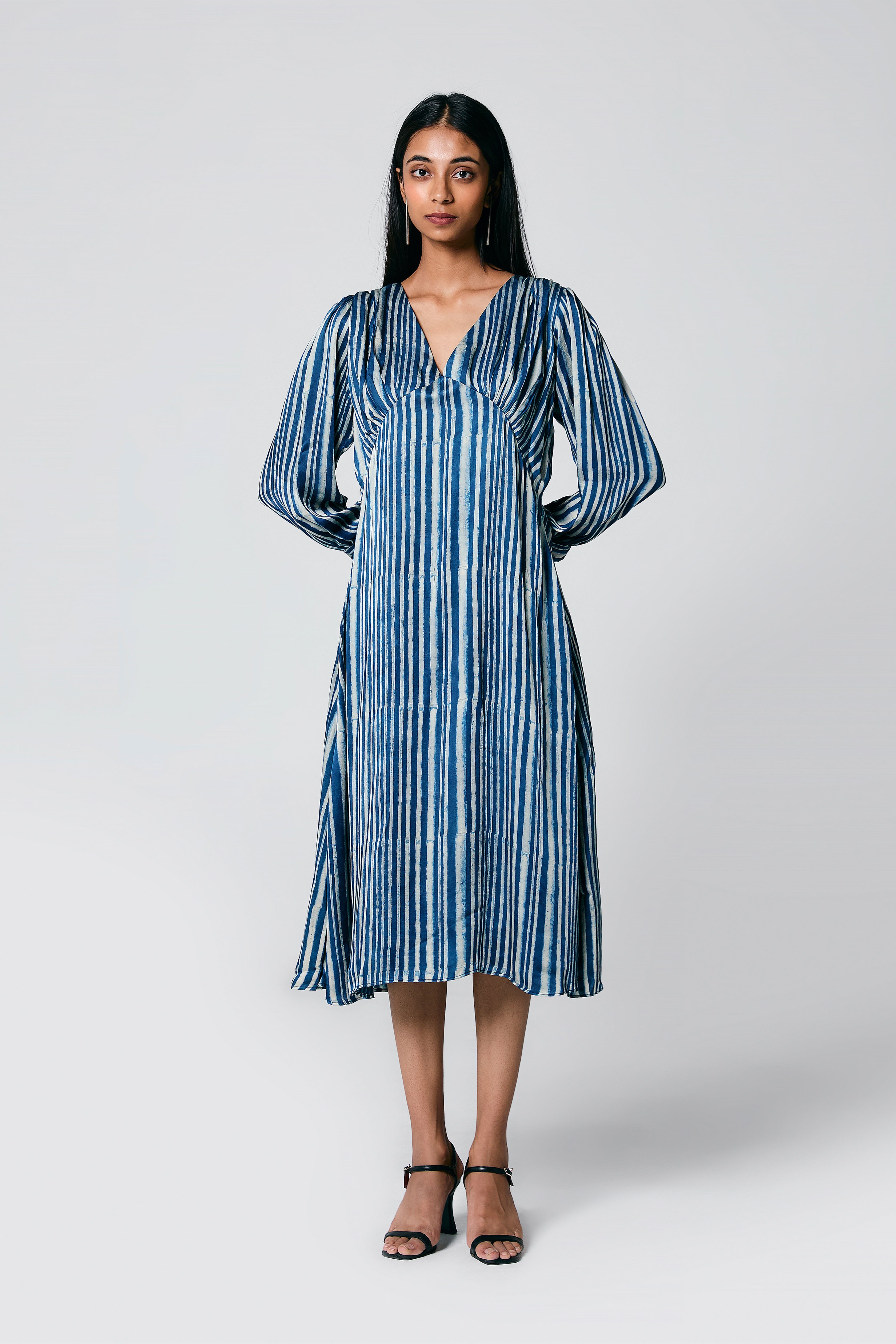 V neck dress