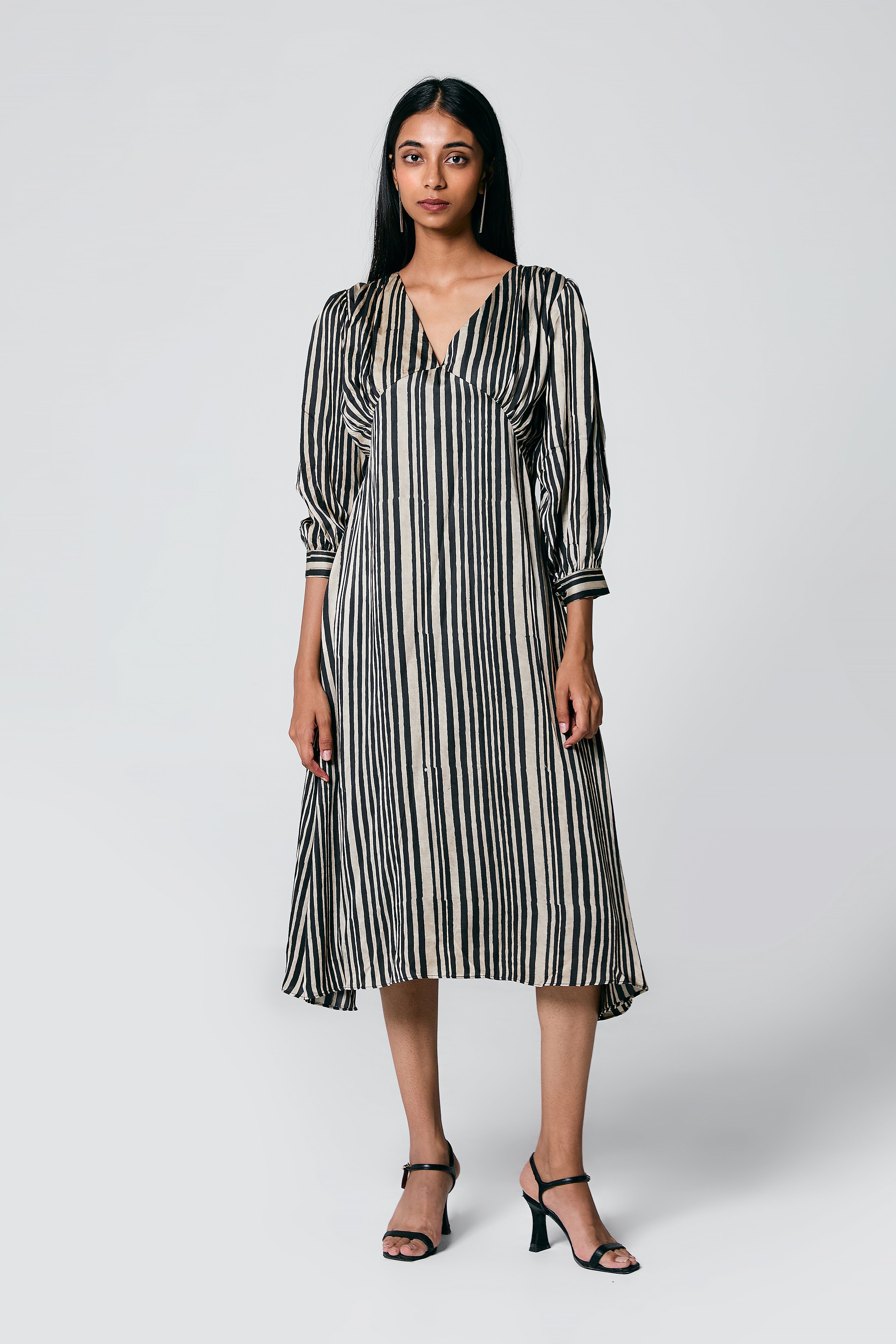 V neck dress