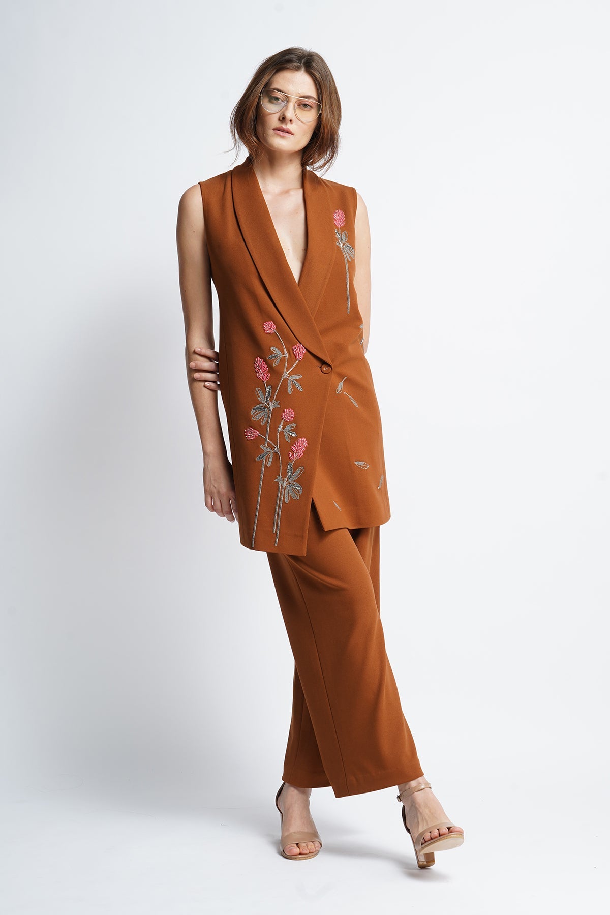 Meadow Plant Overlapped Sleeveless Coat Dress With Pants