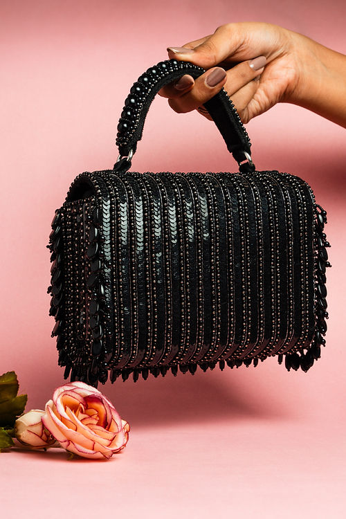 CY Nayaab By Sonia Matto Splendour Kasse Black Back 1