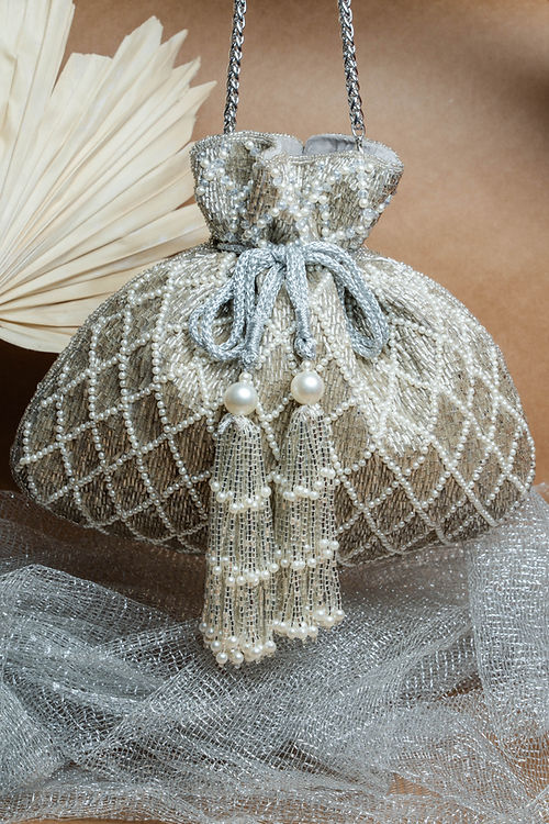 CY Nayaab By Sonia Cruzado White Front 2