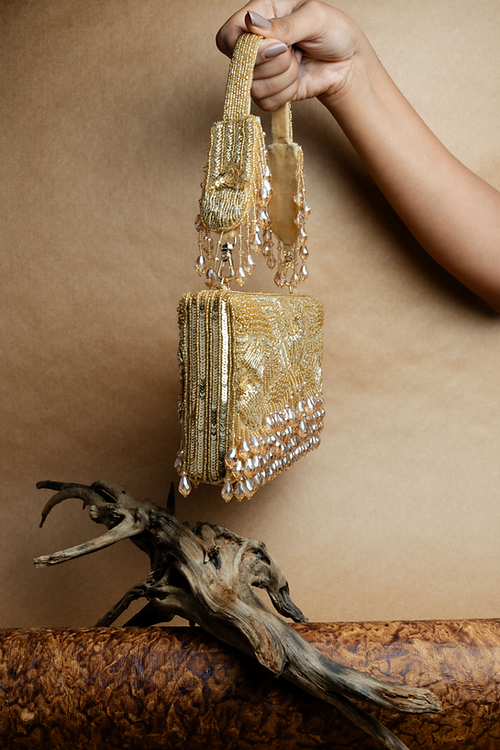 CY Nayaab By Sonia Ornate Radiance Kasse Golden Aura Side 1