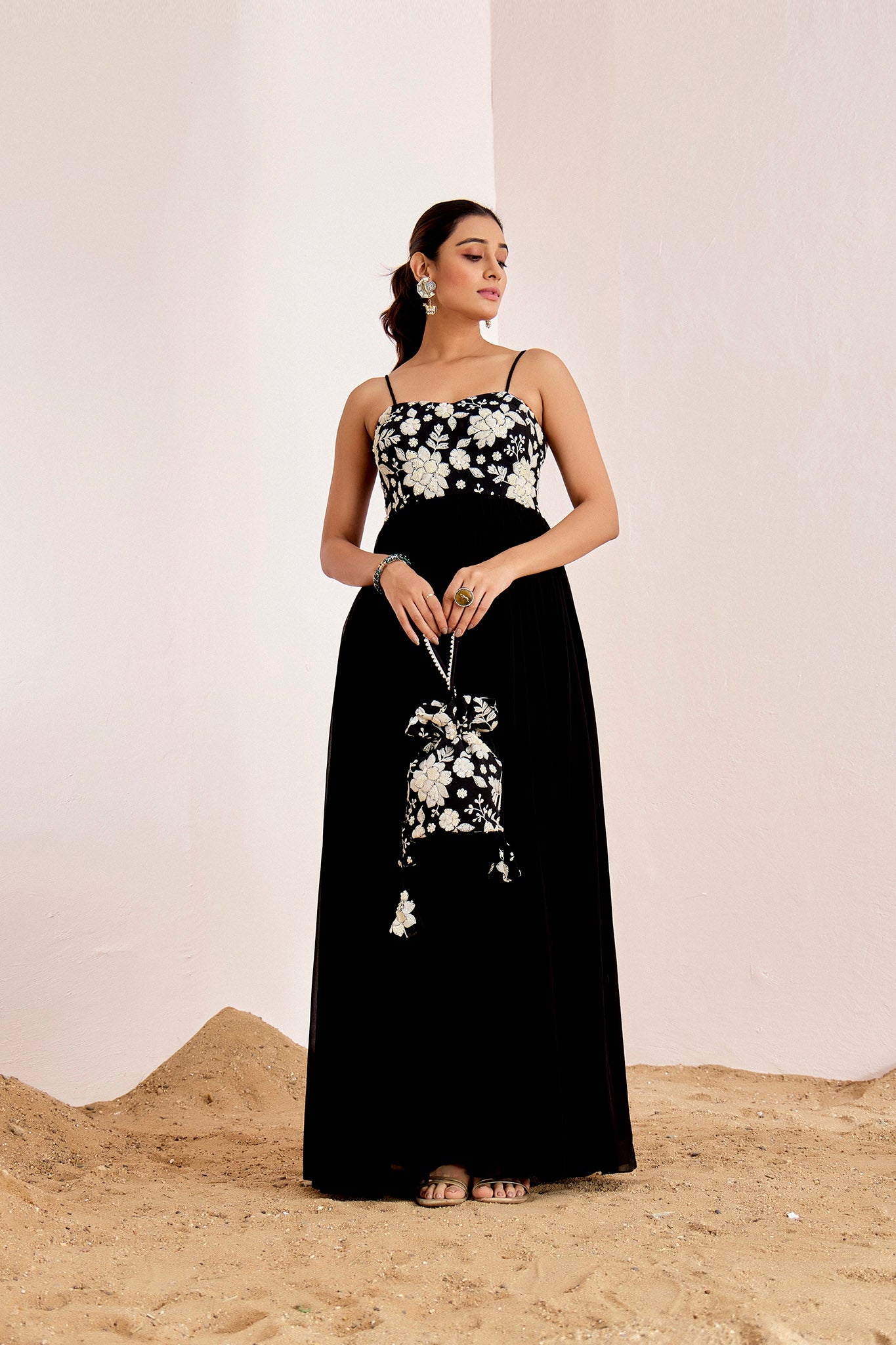 BLACK WHITE EMBROIDERED DRESS BLACK WHITE EMBROIDERED DRESS