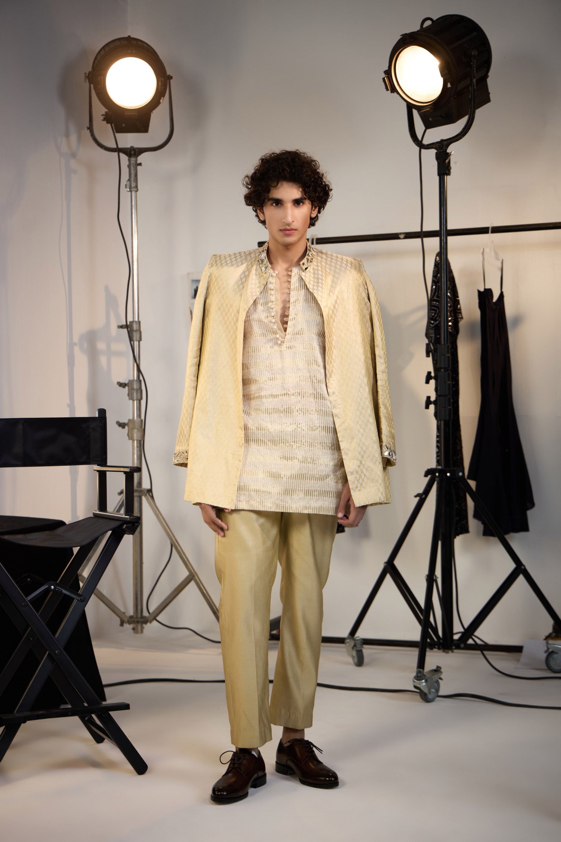 CY 29 India Silver Chanderi Tissue Short Kurta With Potli Button Front 1