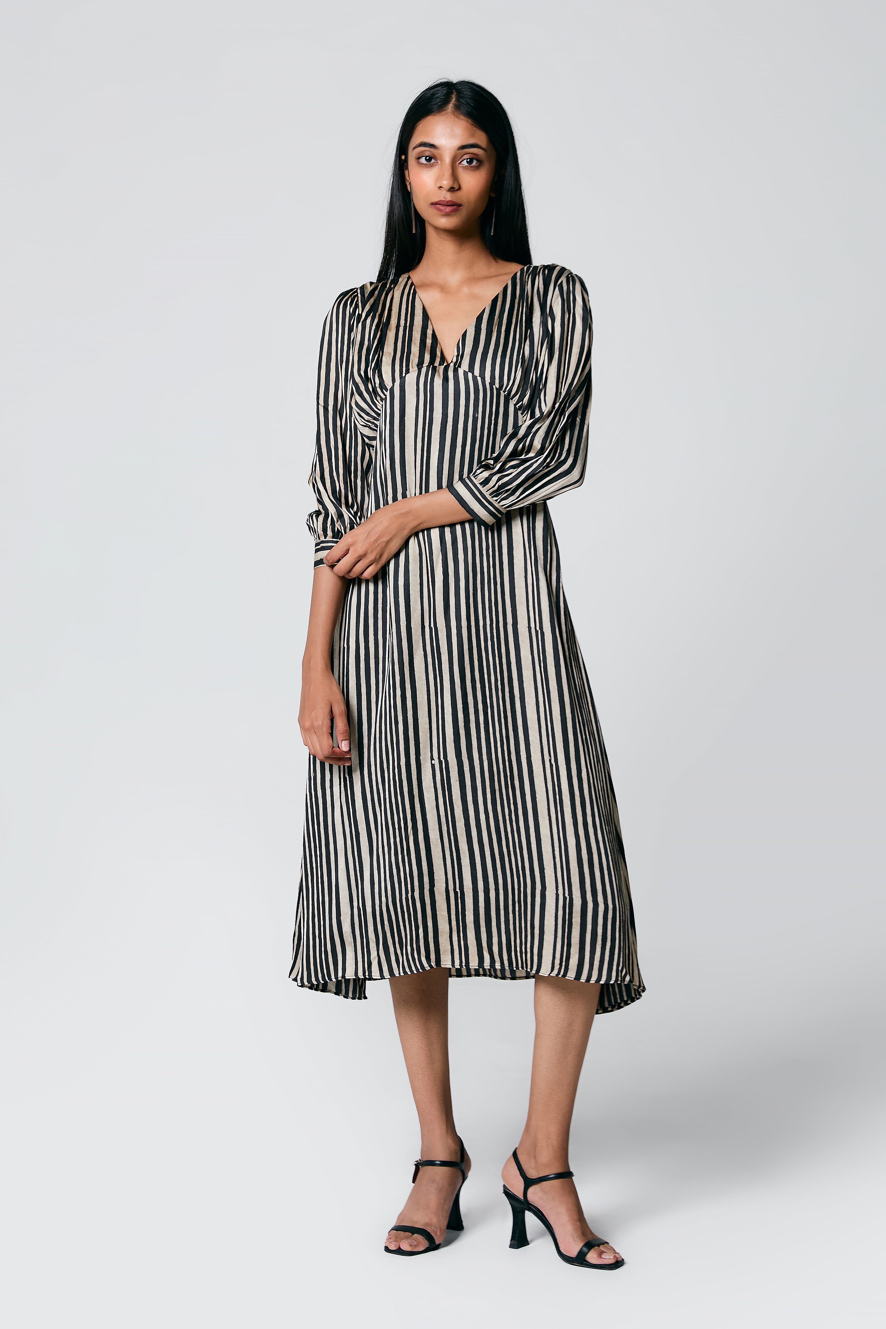 V neck dress
