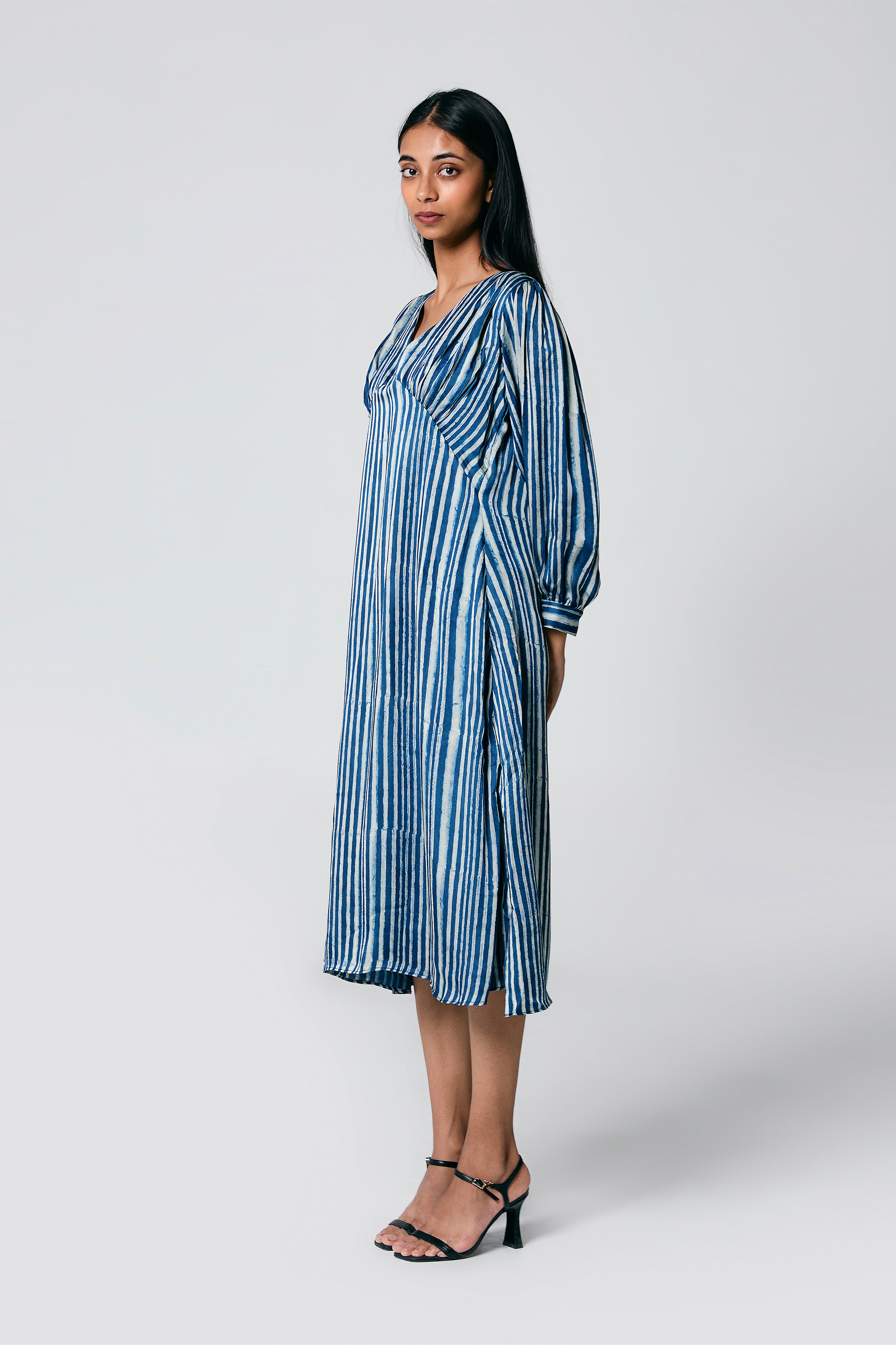 V neck dress