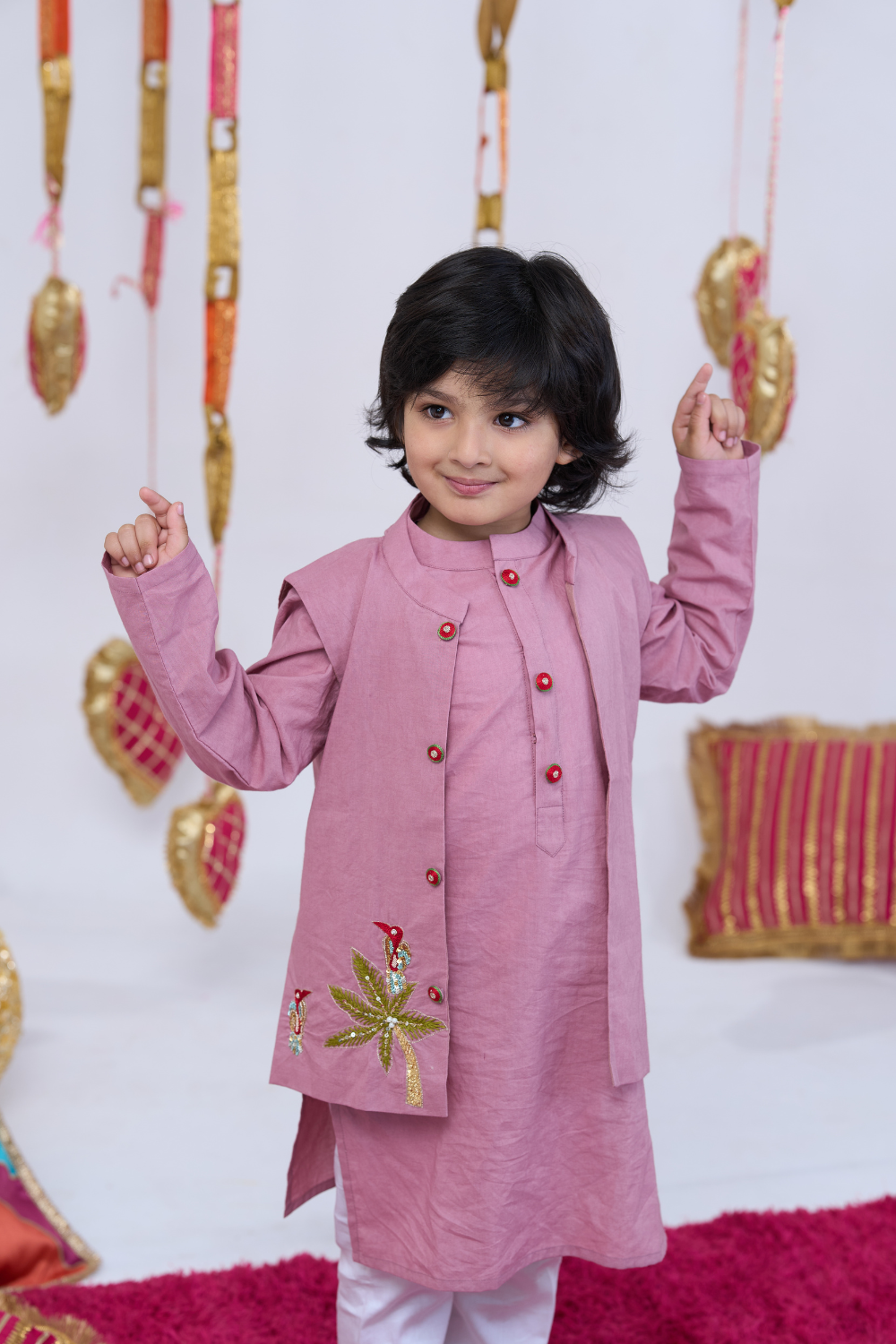 HAND EMBROIDERED JUNGLE MOTIF BANDI SET