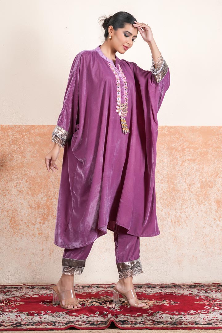 Makhmal Kaftan Set with Mirror details