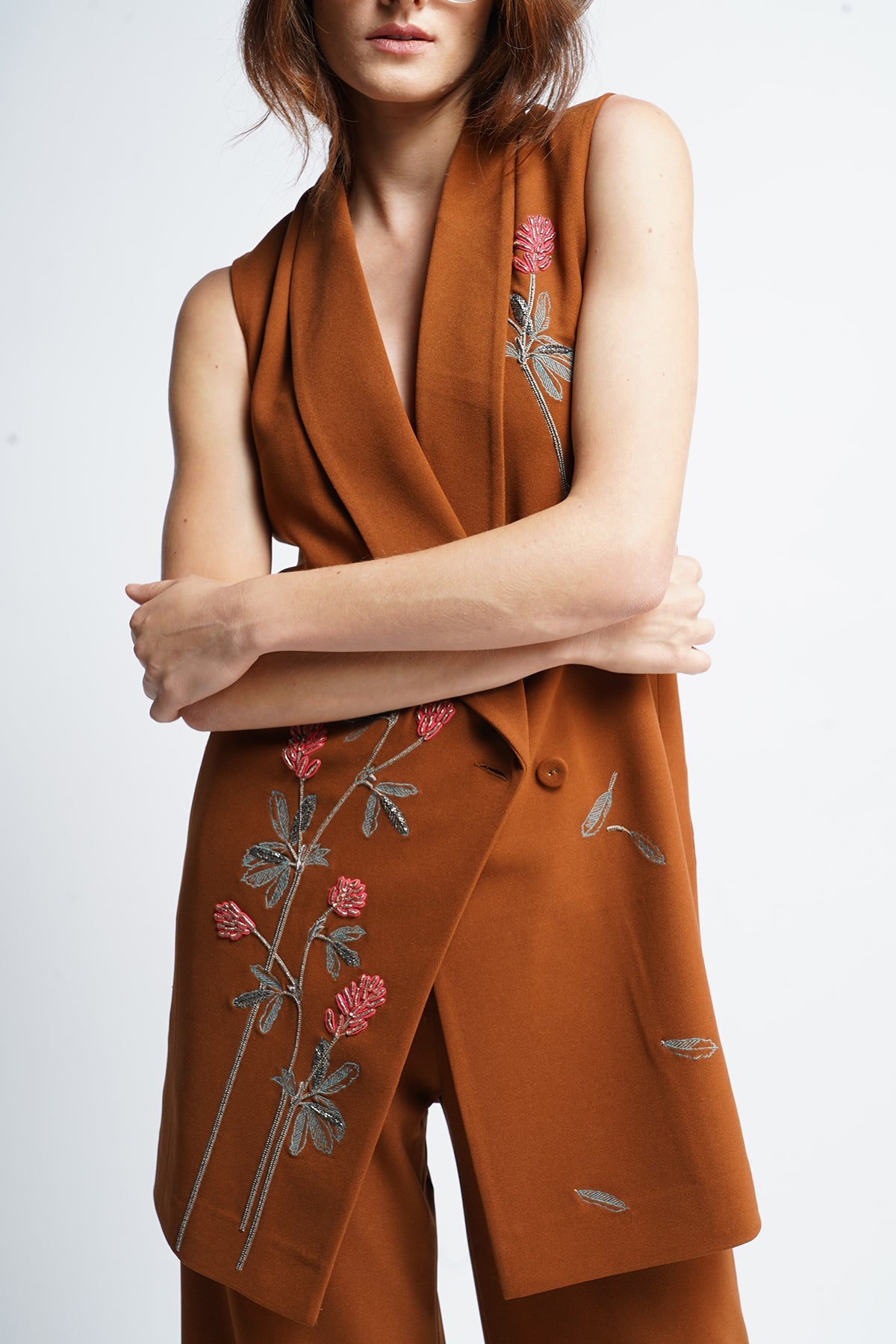 Meadow Plant Overlapped Sleeveless Coat Dress With Pants