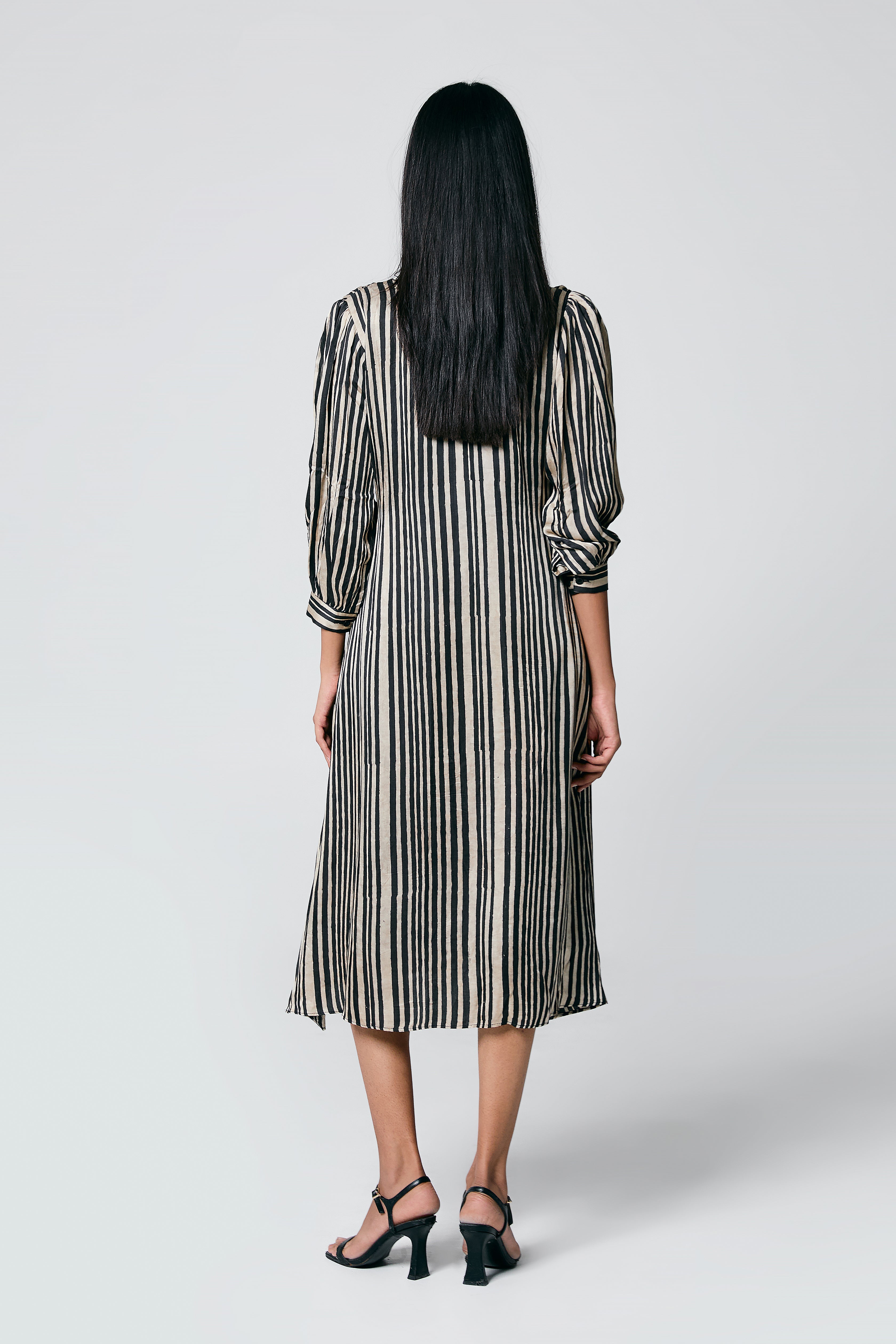 V neck dress