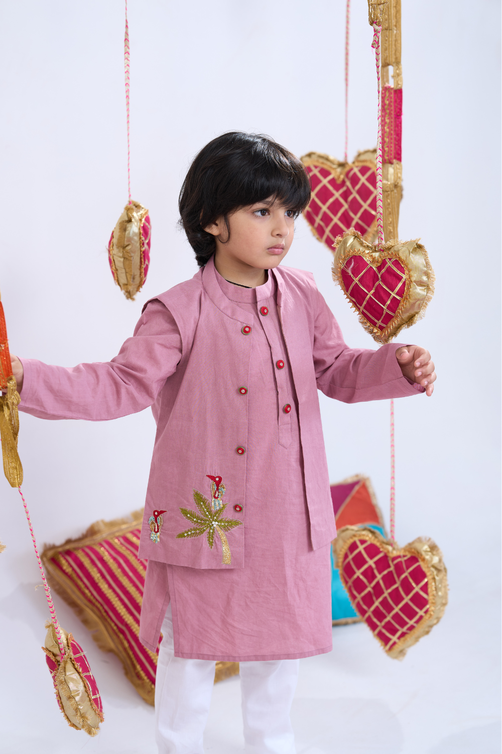 HAND EMBROIDERED JUNGLE MOTIF BANDI SET