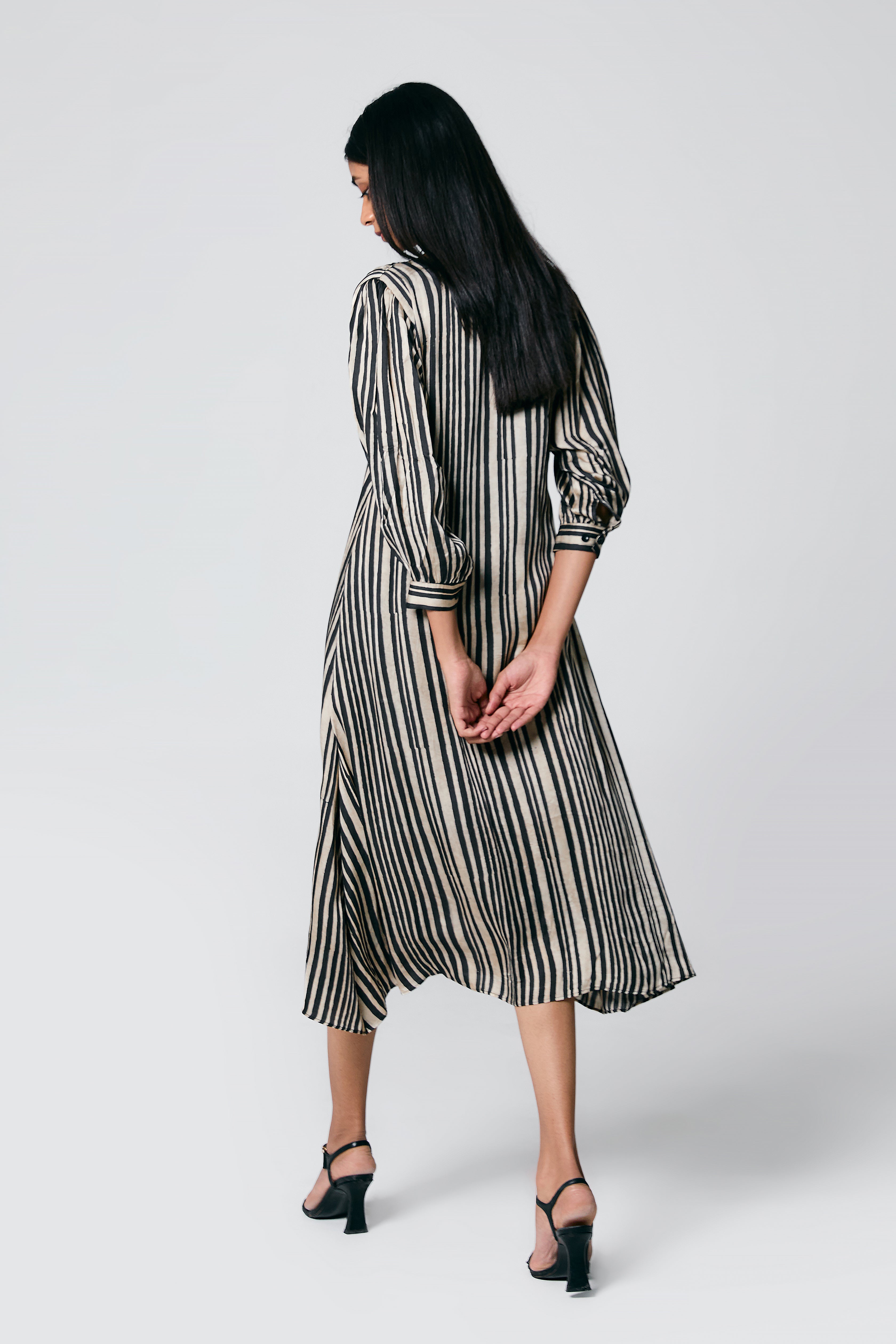 V neck dress