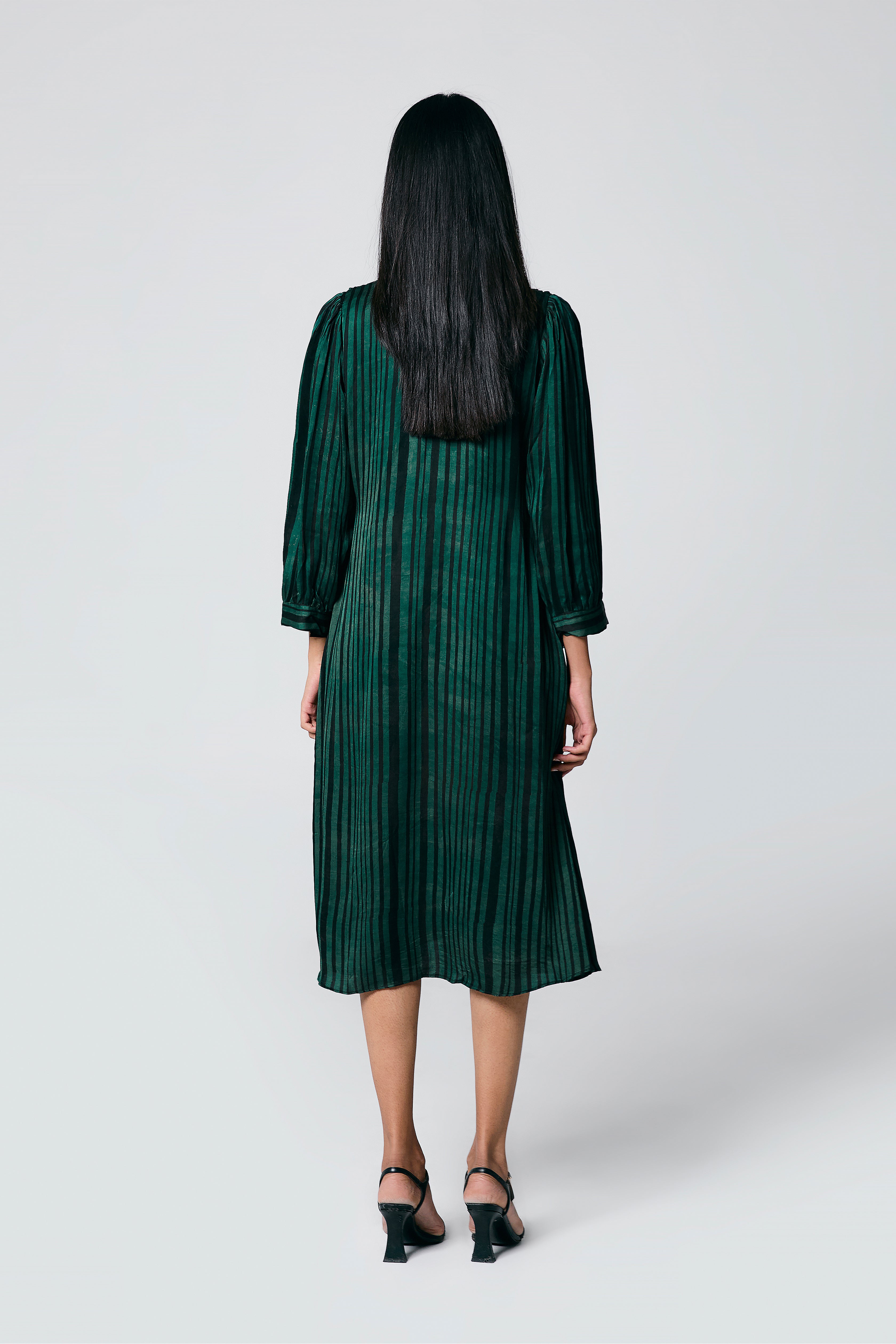 V neck dress