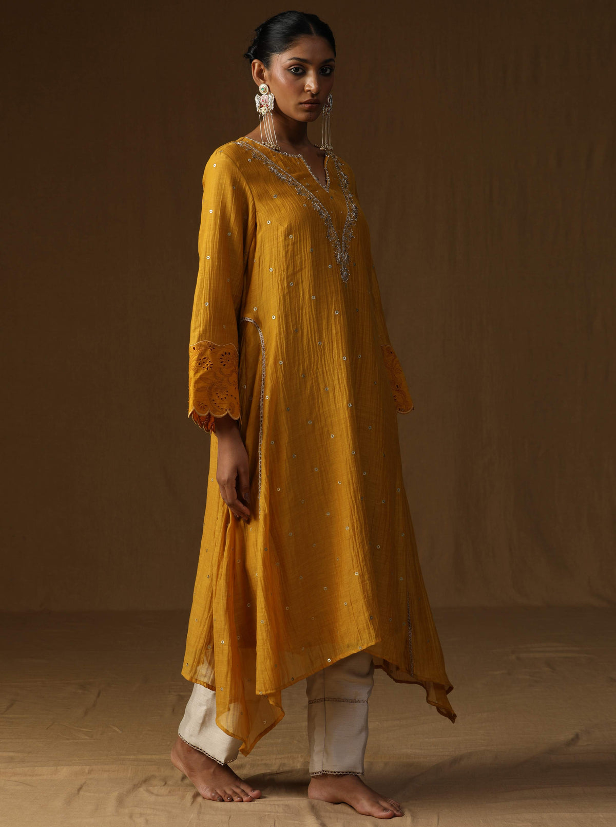 Sakhi Noor Swarn Kurta Set