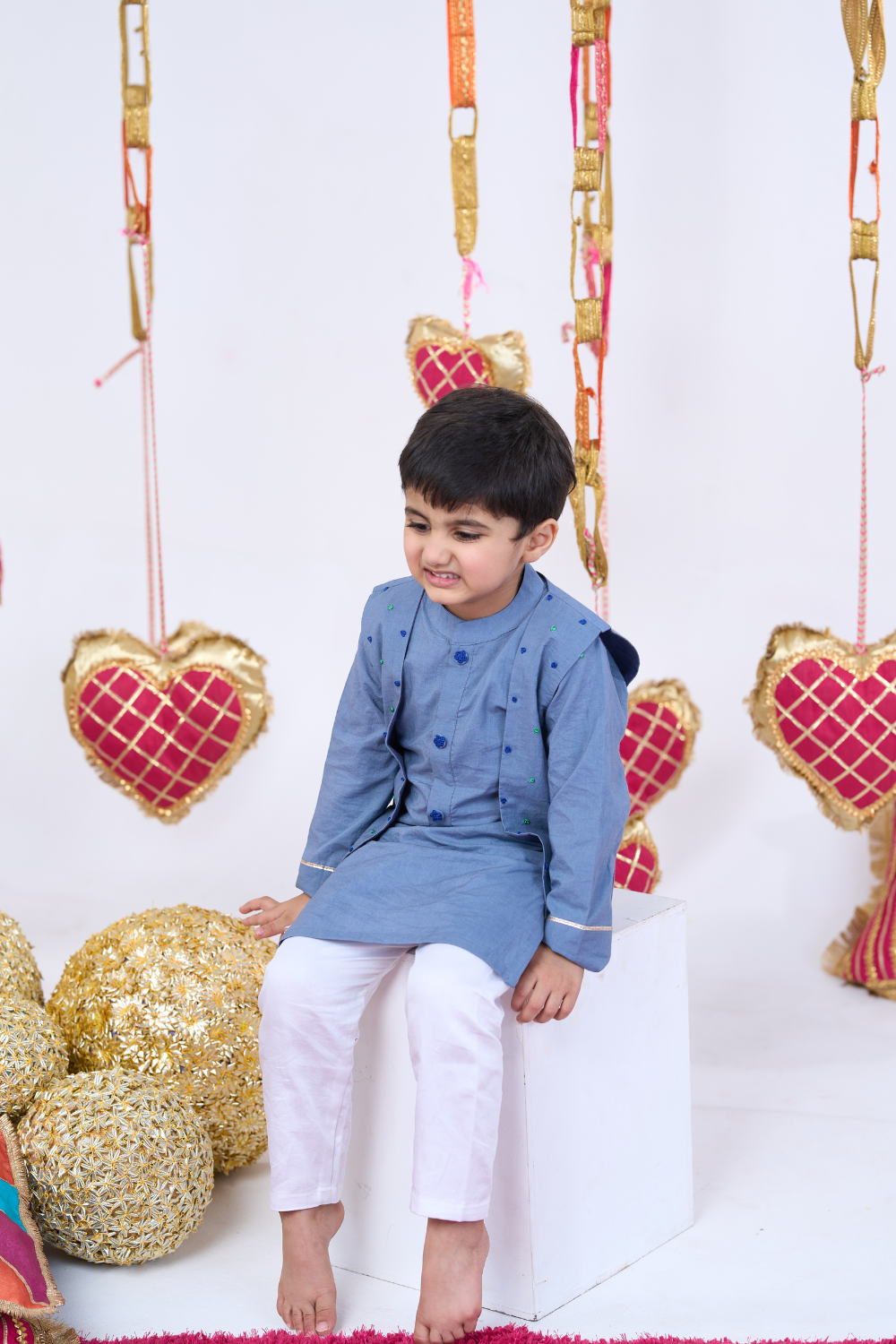 HANDWORK BLUE KNOTS BANDI SET