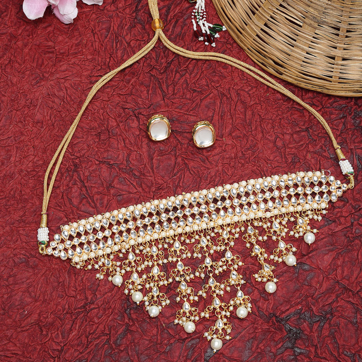 Kundan Choker With Studs