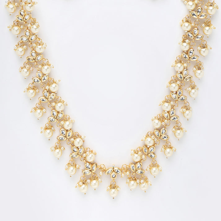 Kundan Neckpiece With Earrings