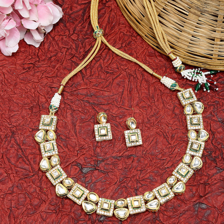 Kundan Choker With Studs