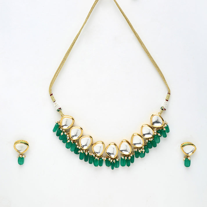 Kundan Choker With Studs