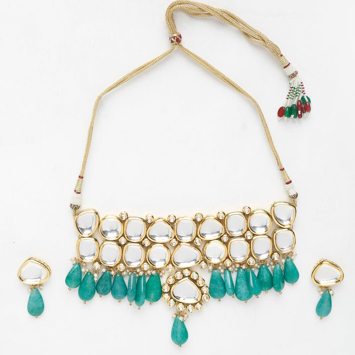 Kundan Choker With Studs
