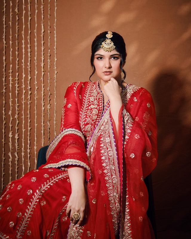 Anshula Kapoor in Gopi Vaid's Red Suit Front 2