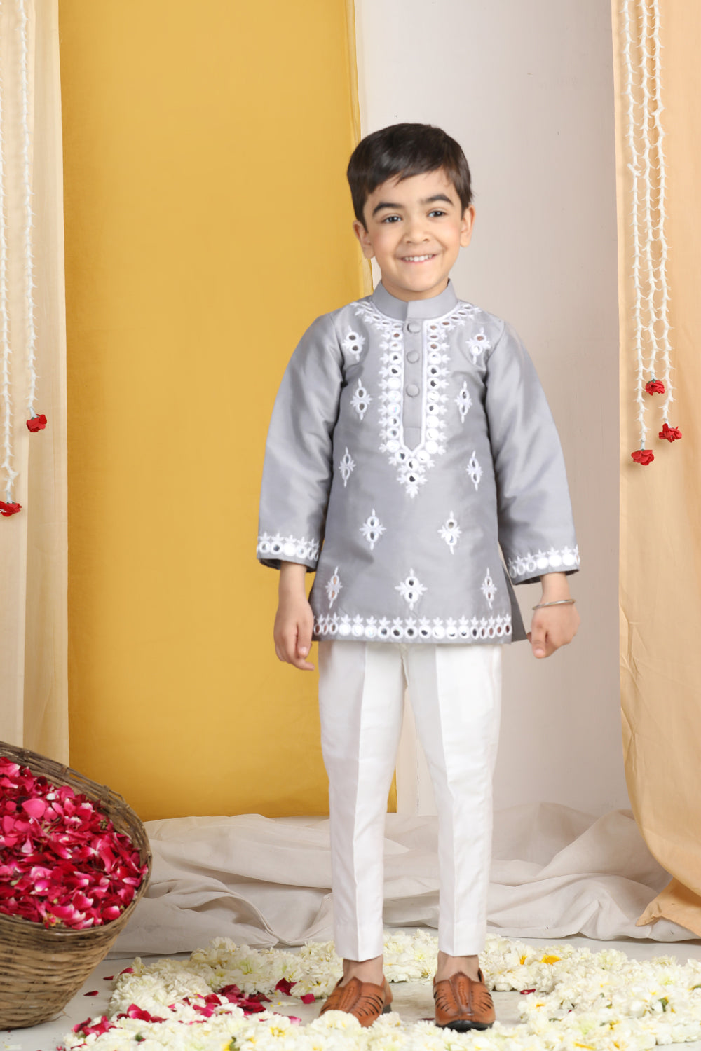 Thread Embroidery Kurta With Pajama