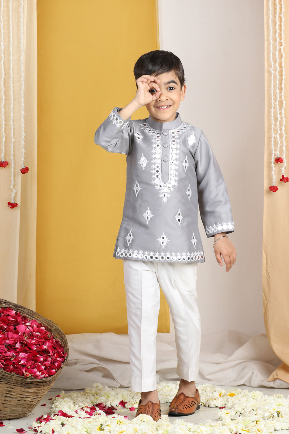 Thread Embroidery Kurta With Pajama