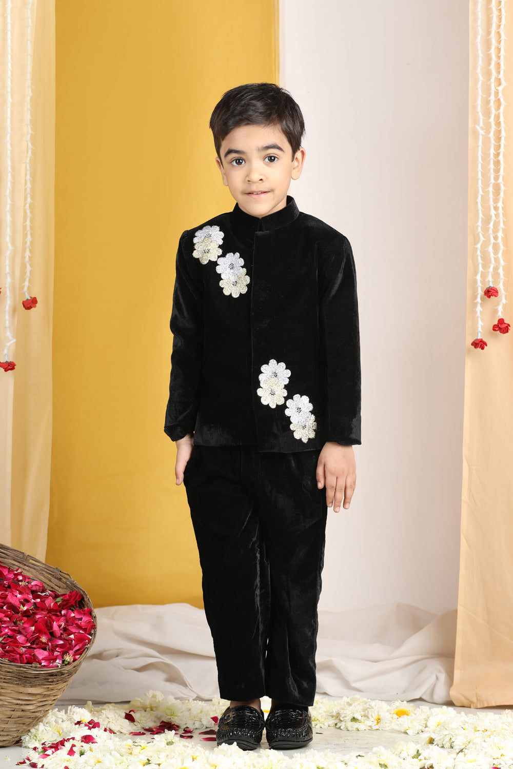 Flattened Thread Embroidery Flower Pattern