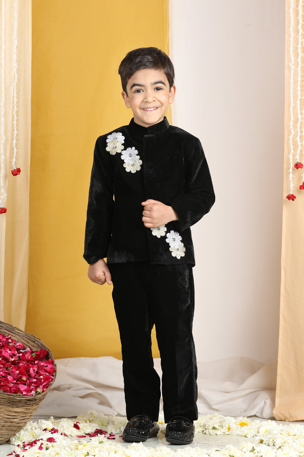 Flattened Thread Embroidery Flower Pattern