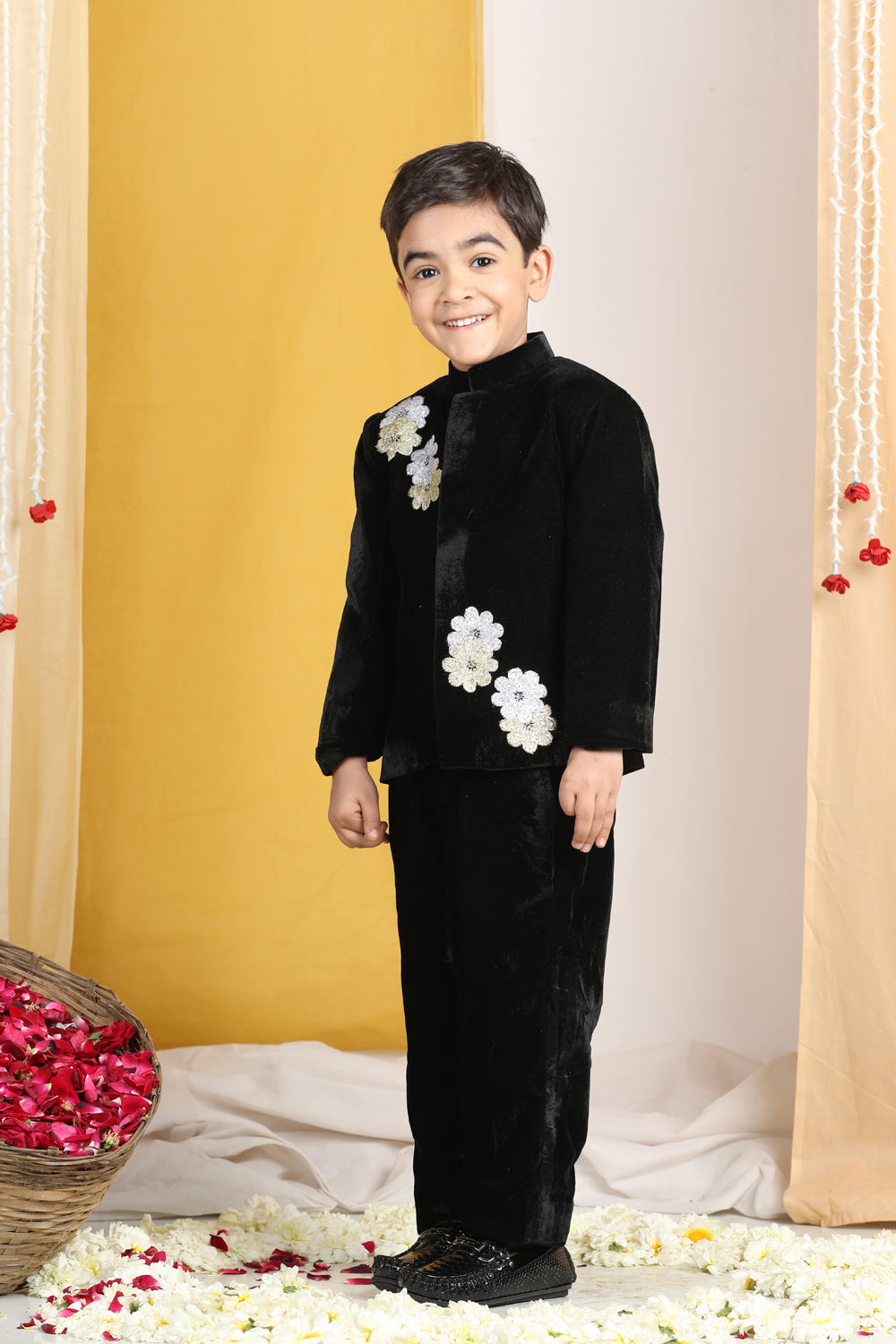 Flattened Thread Embroidery Flower Pattern