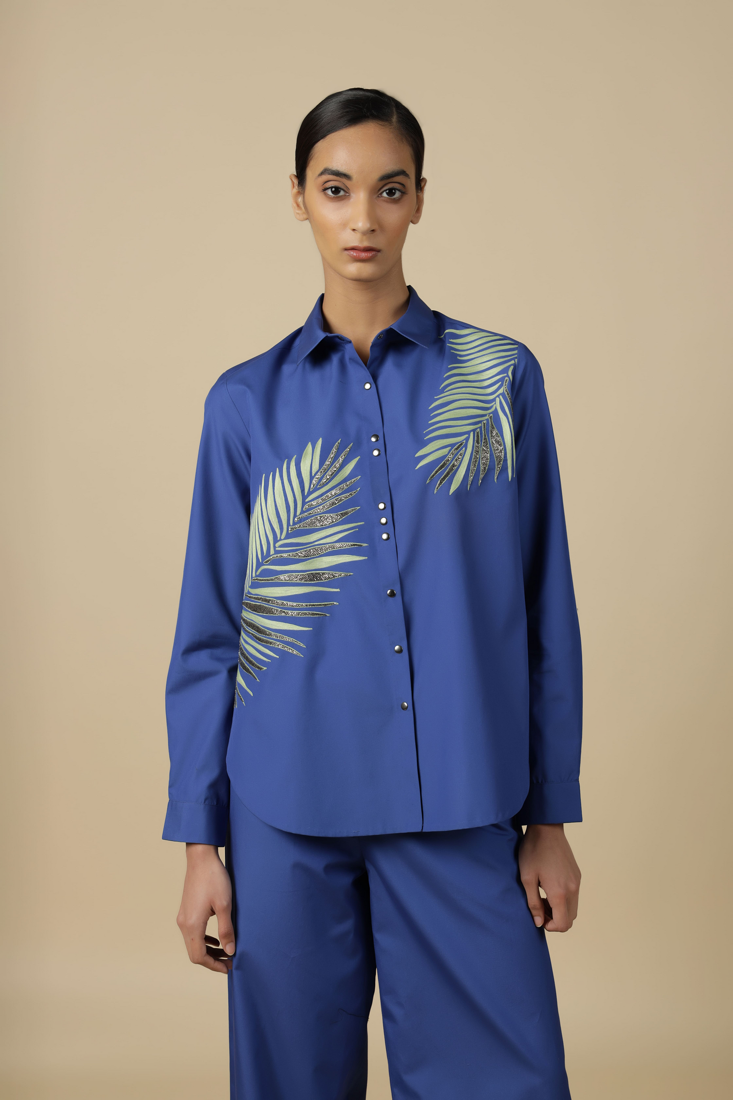 Flared Pants Of "(Big Leaf High Low Shirt)"