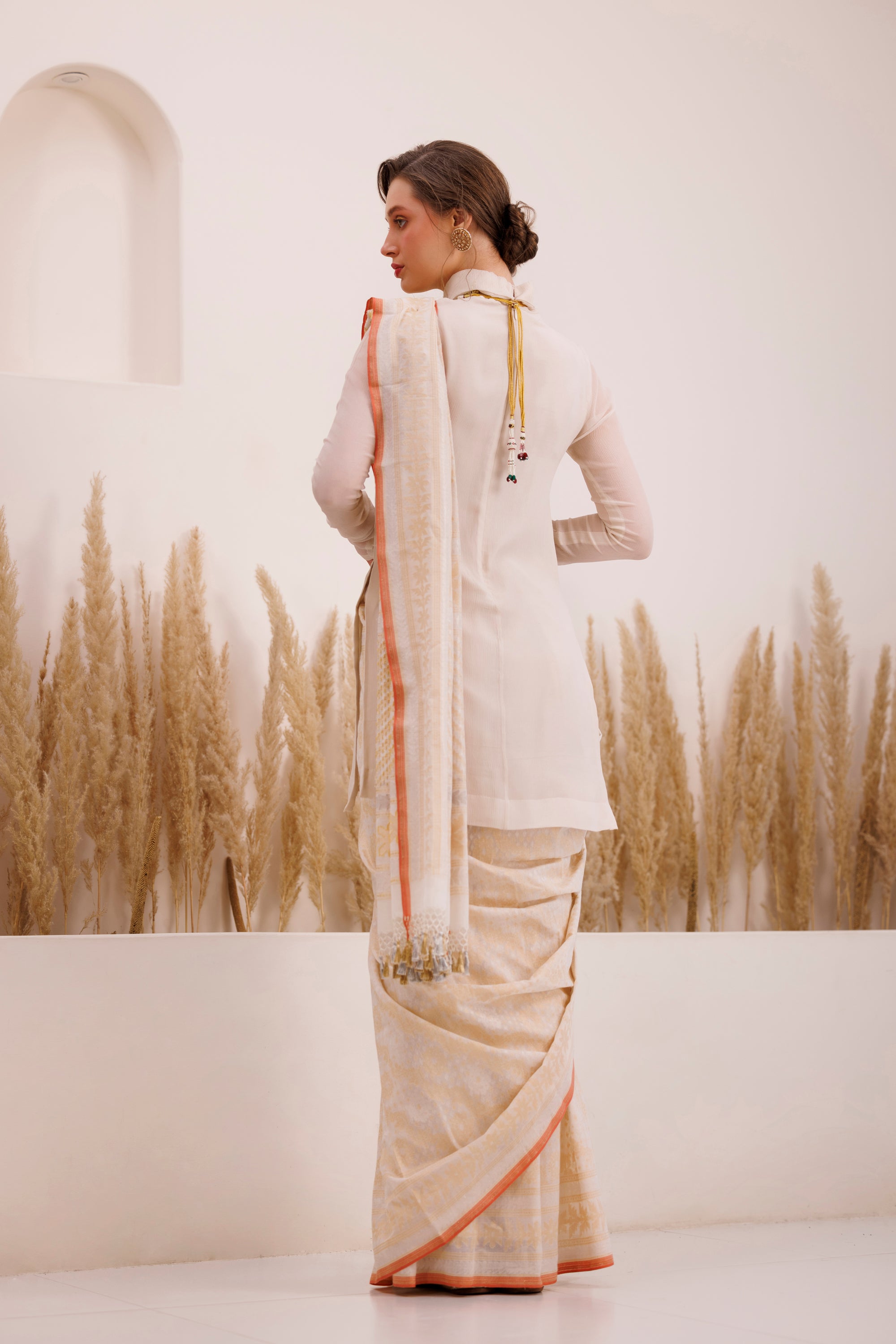 CY Chhaya Mehrotra Aarvi Ivory Saree Back 1