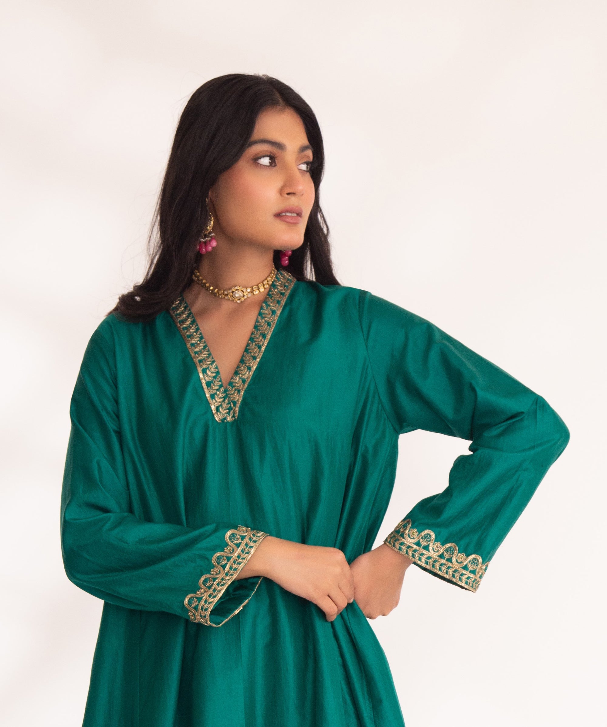CY Chhaya Mehrotra Dhriti Green Kurta Set Closeup 1
