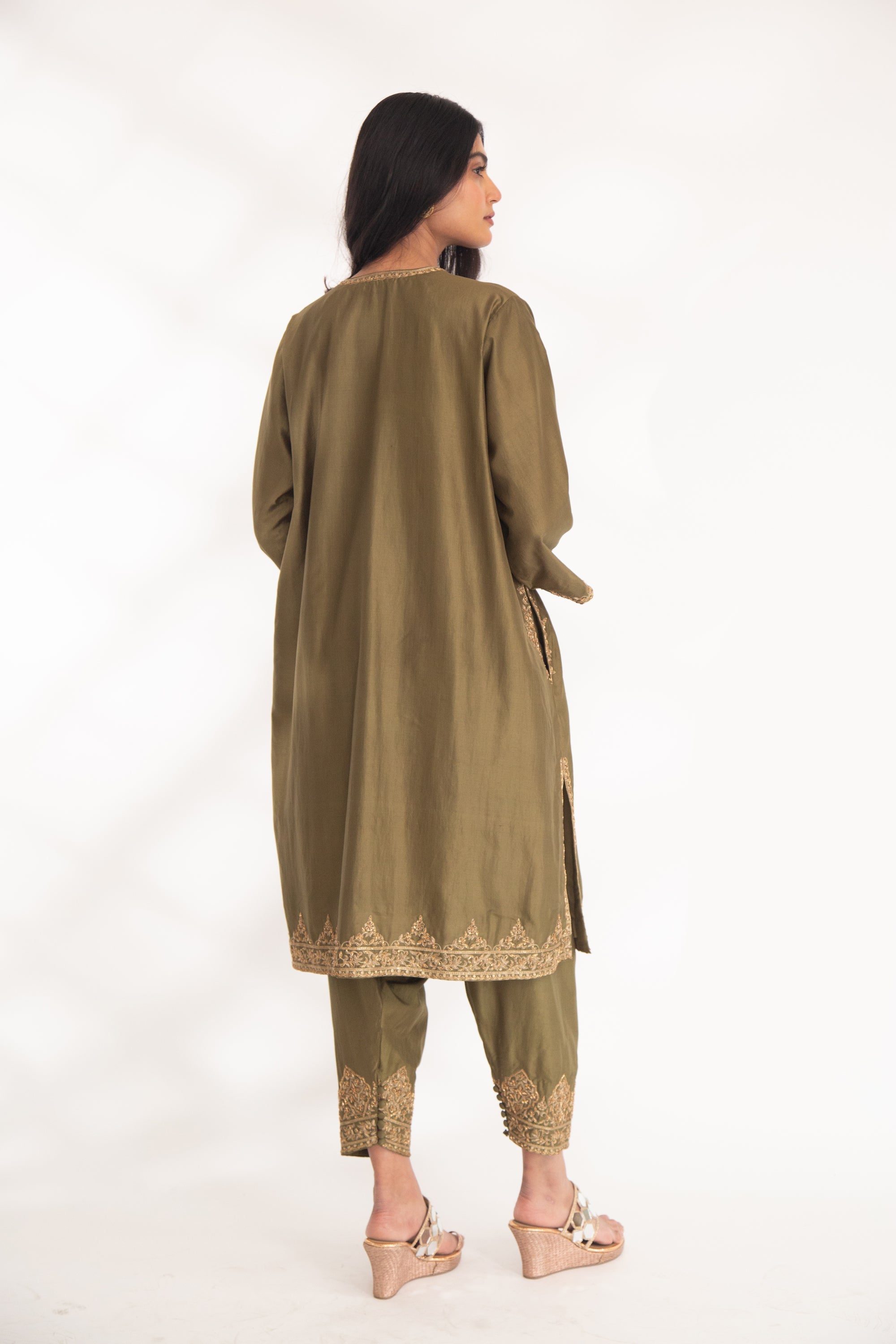CY Chhaya Mehrotra Heena Green Satya Kurta Set Back 1