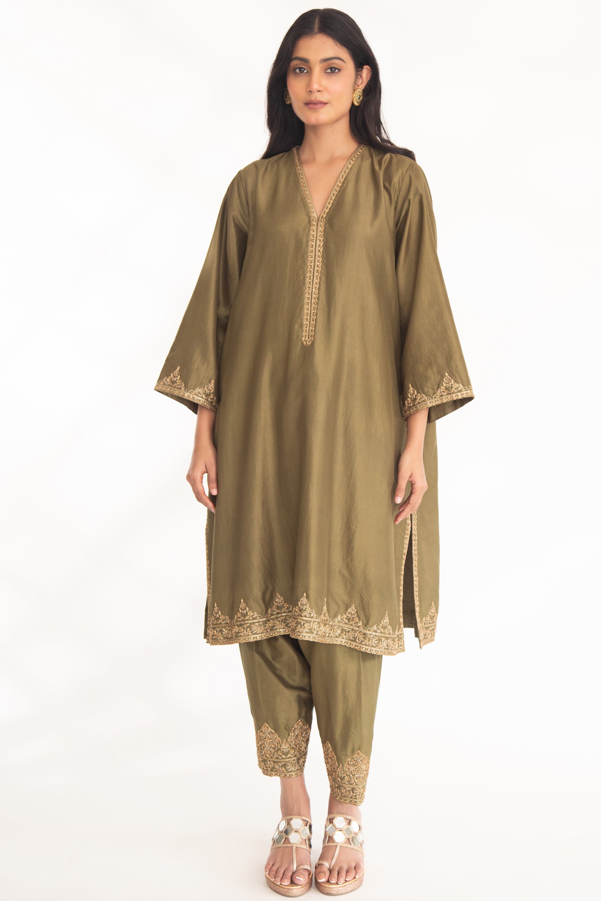 CY Chhaya Mehrotra Heena Green Satya Kurta Set Front 2