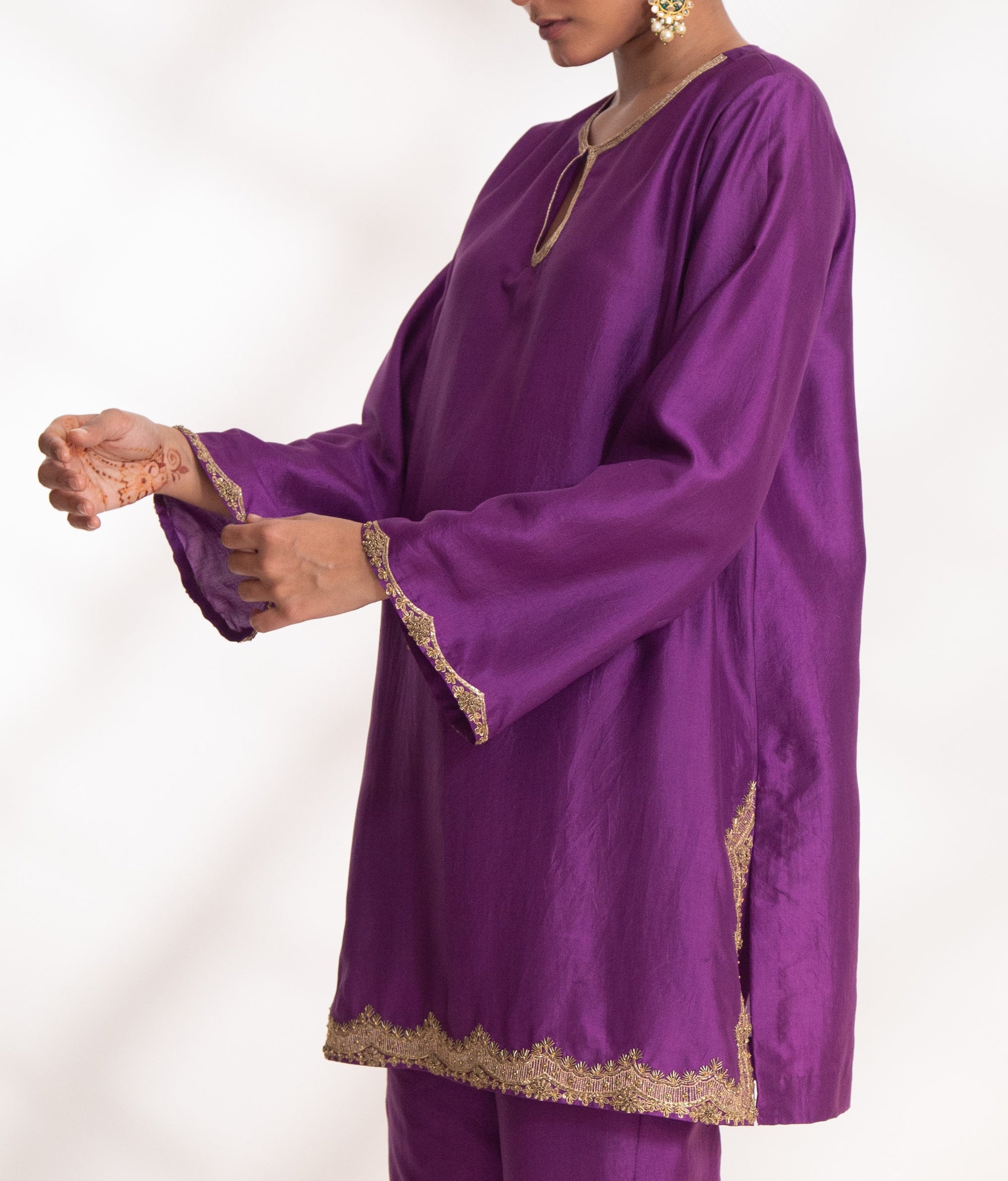 CY Chhaya Mehrotra Lekha Purple Kurta Set Closeup 1