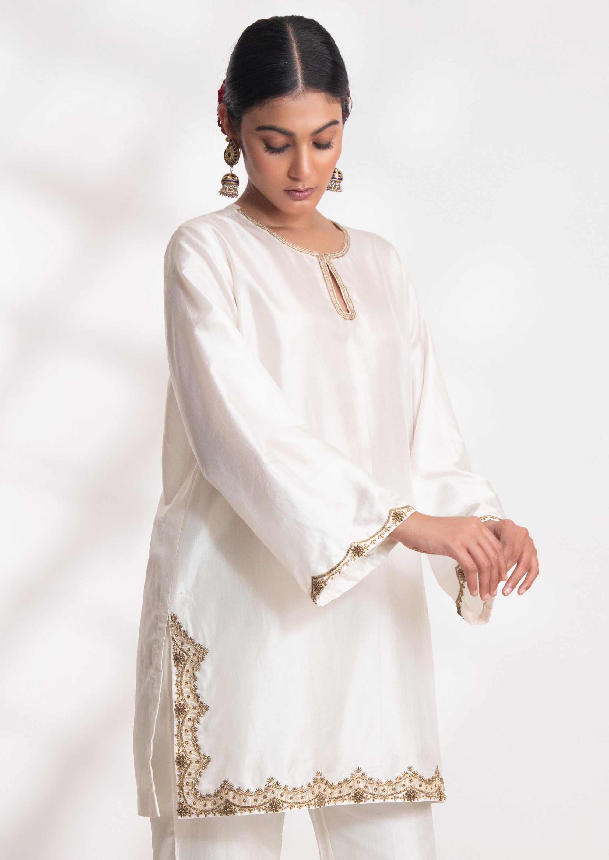 CY Chhaya Mehrotra Lekha White Kurta Set Closeup 1