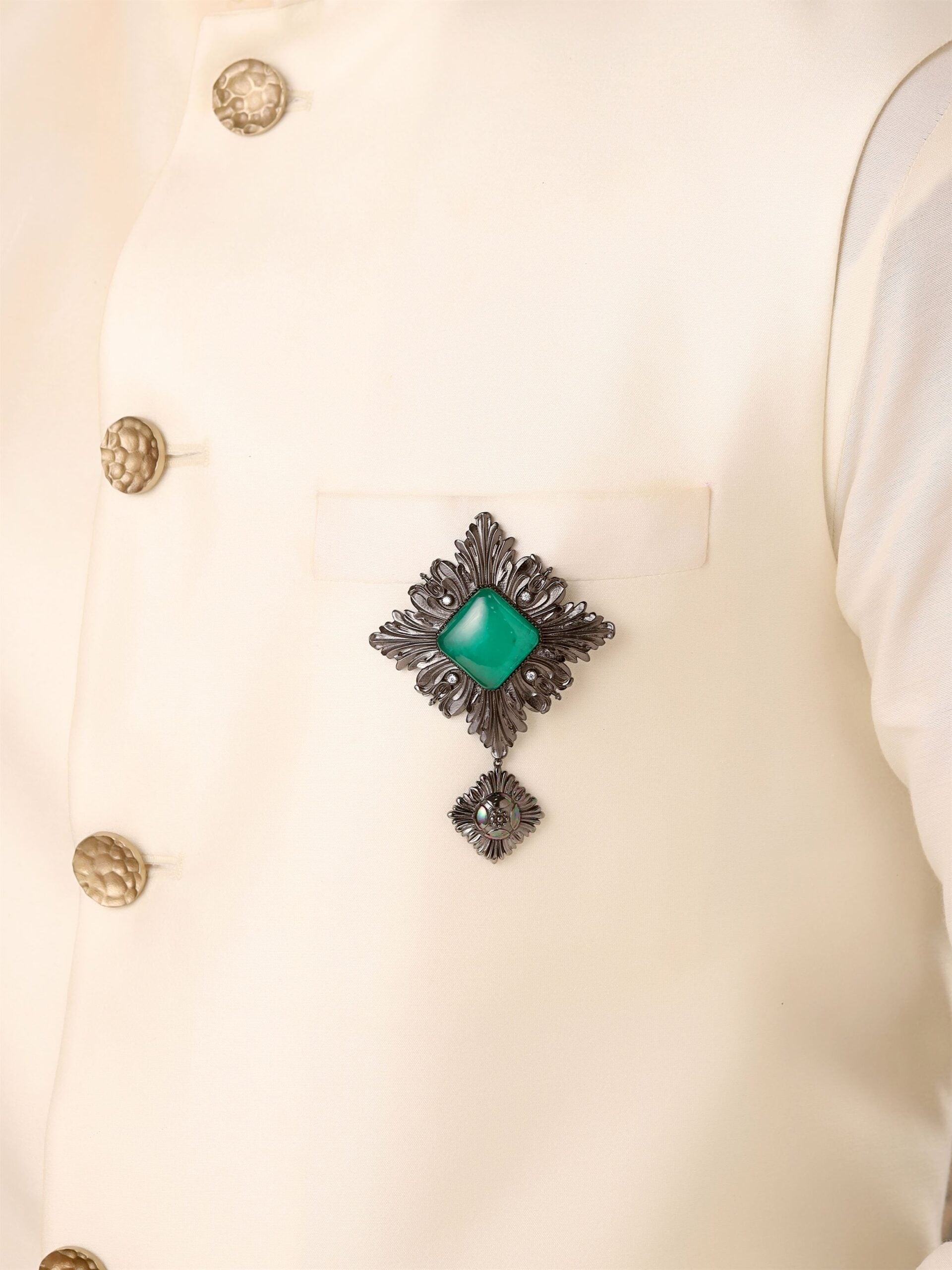 CY Cosa Nostraa Hazrat-e-Ishq Brooch Closeup 1